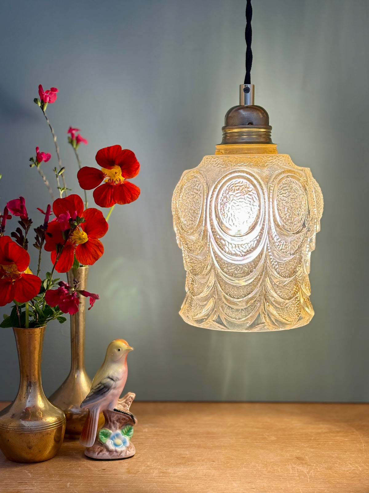Suspension globe vintage en verre ambré (PDS)