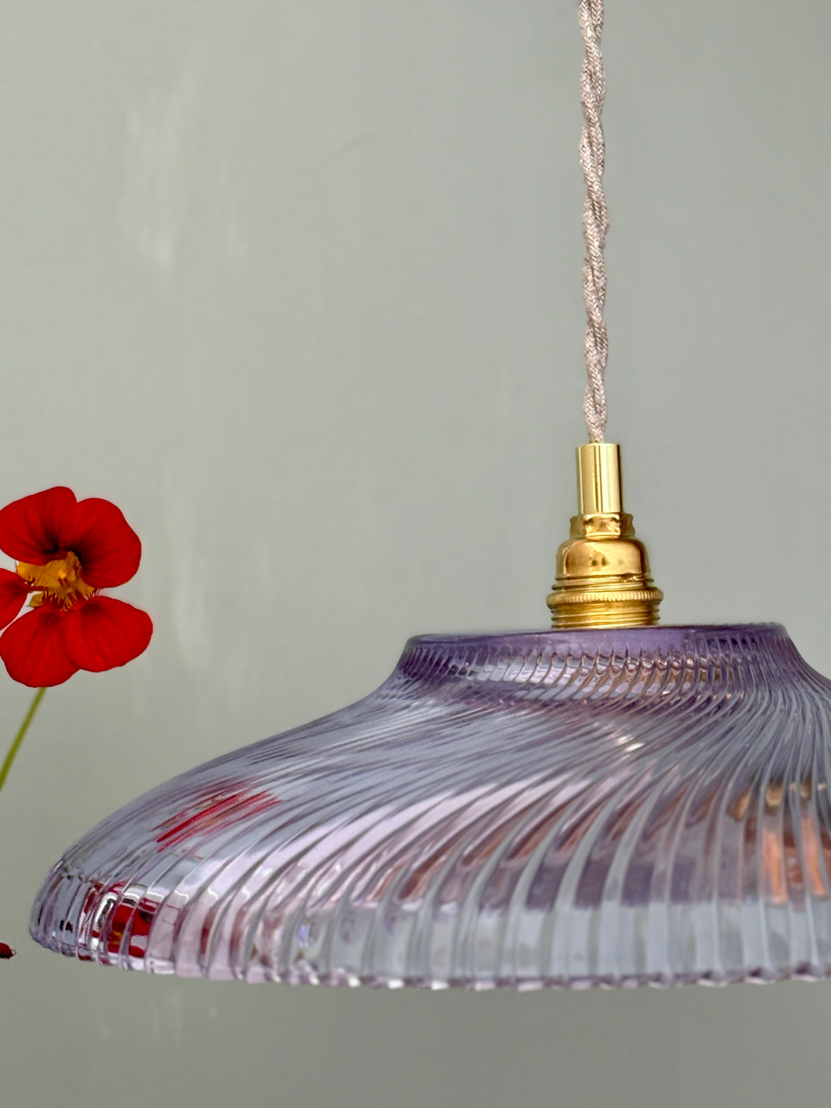 Suspension abat-jour vintage en verre violet - collection vaisselle -