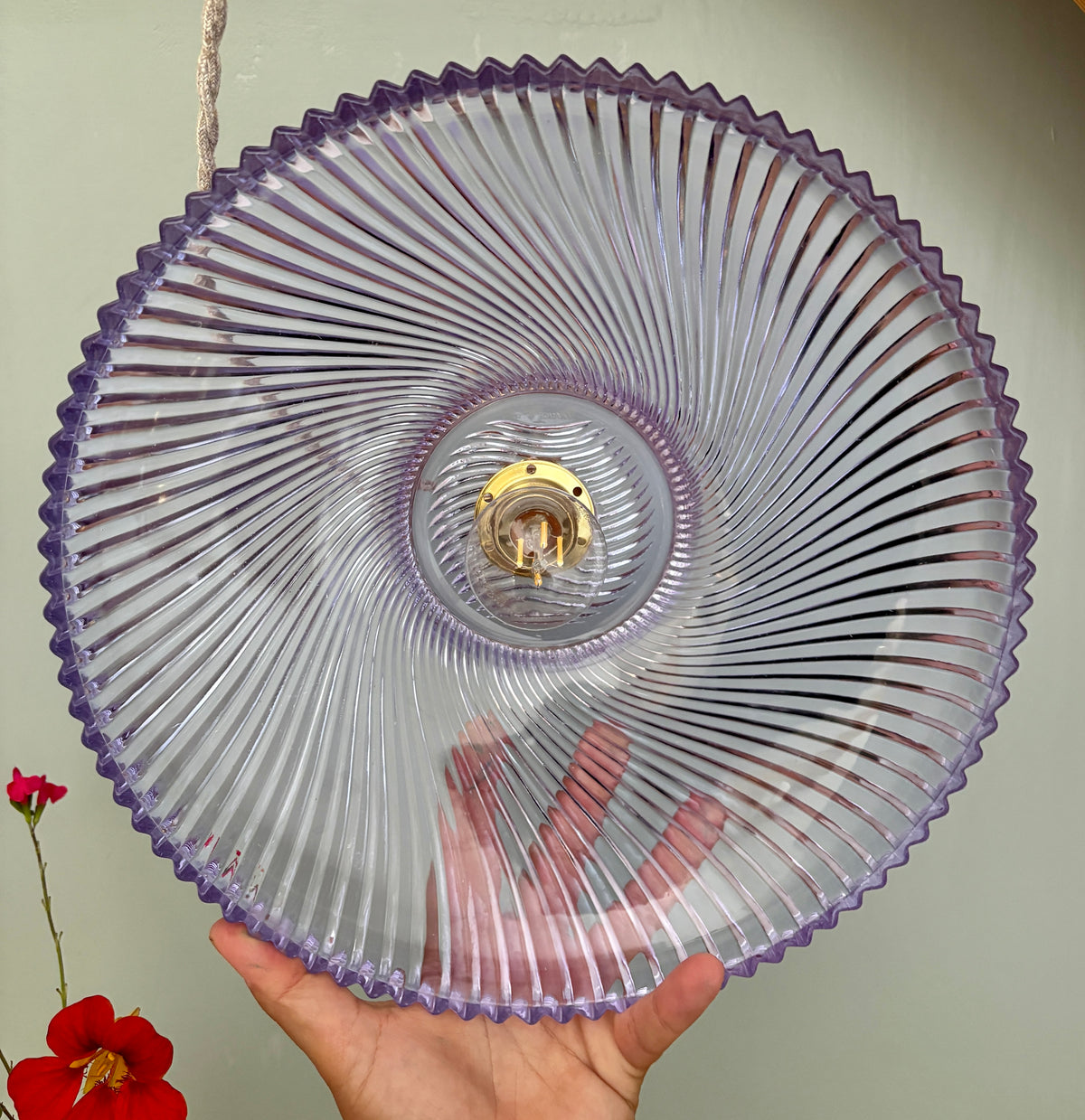 Suspension abat-jour vintage en verre violet - collection vaisselle -
