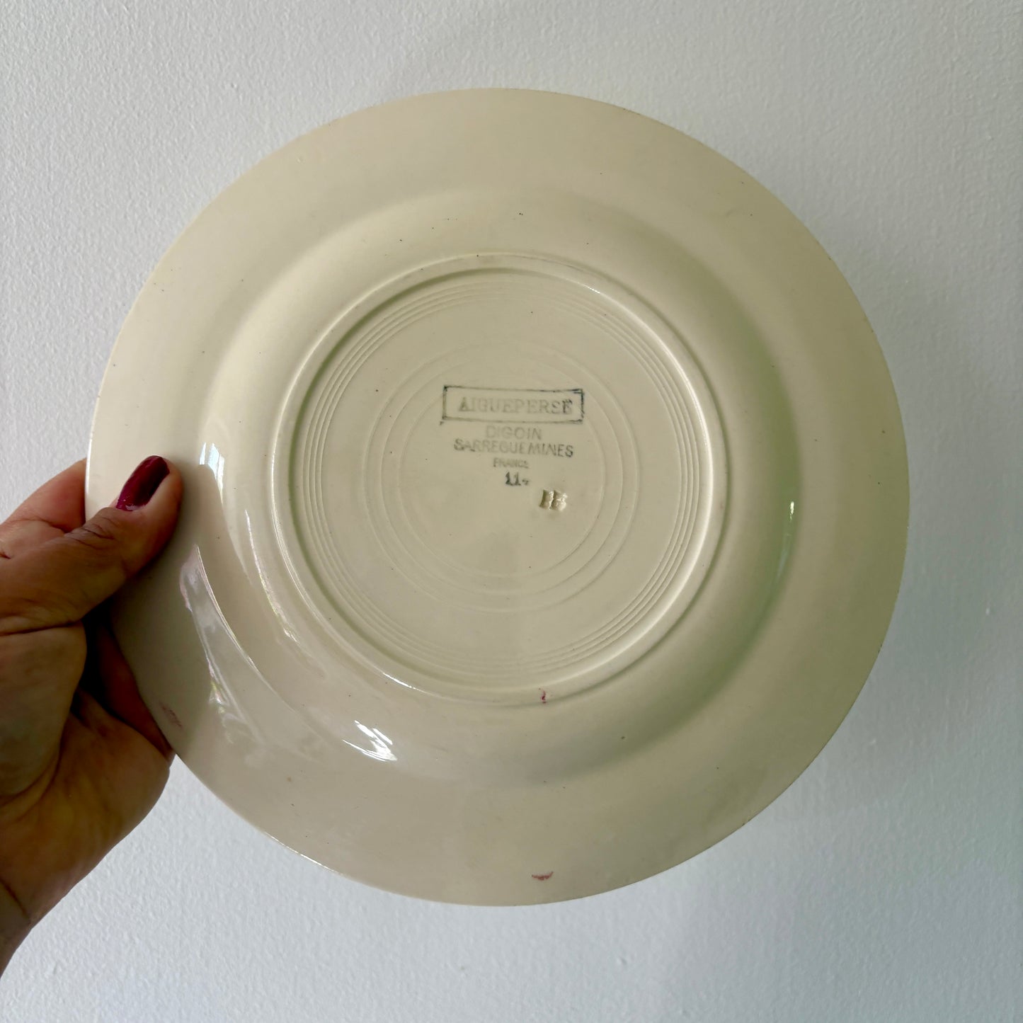 Lot de 8 assiettes plates vintage dépareillées Monique et Aigueperse