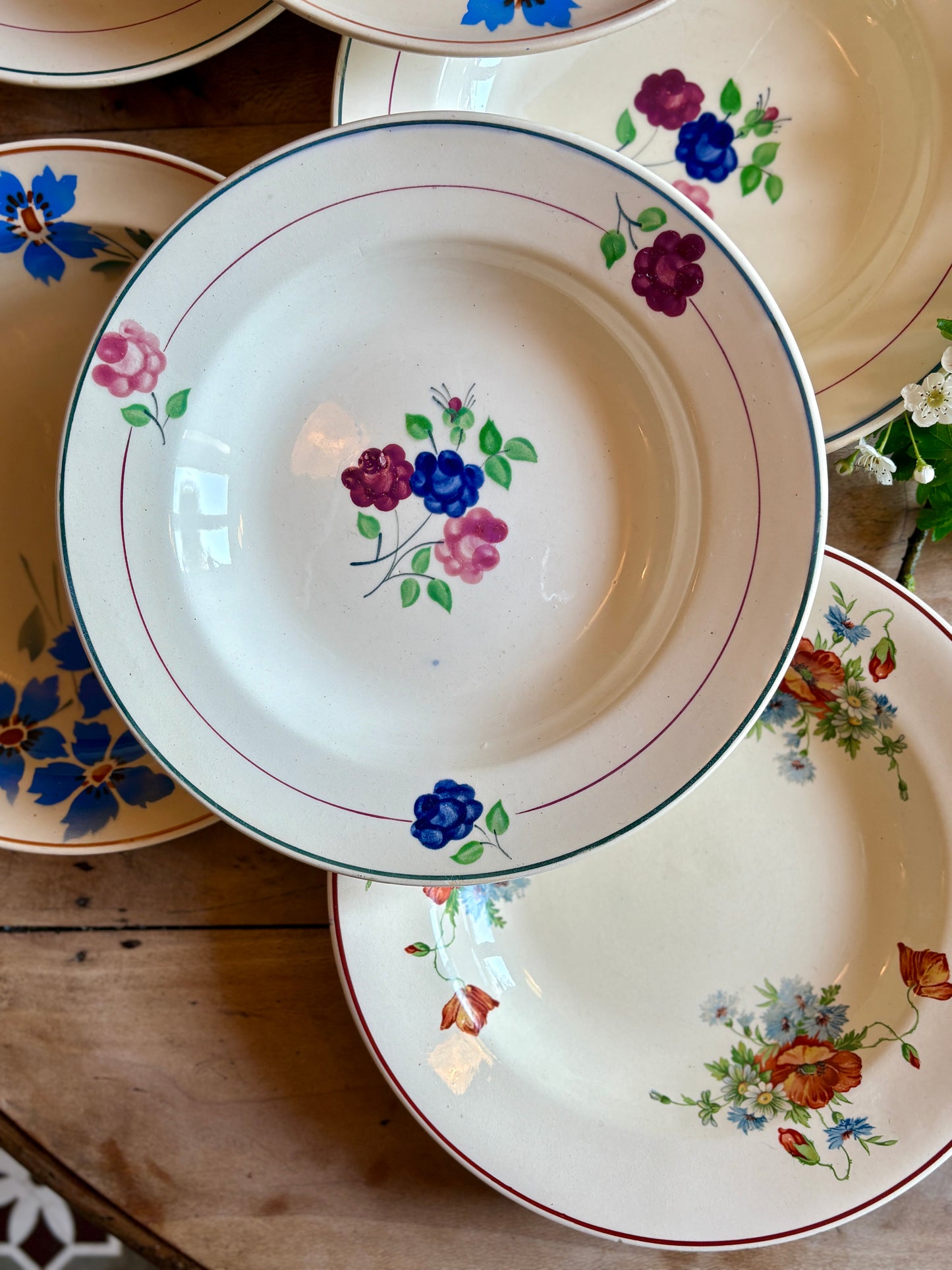 Lot de 10 assiettes creuses vintage dépareillées