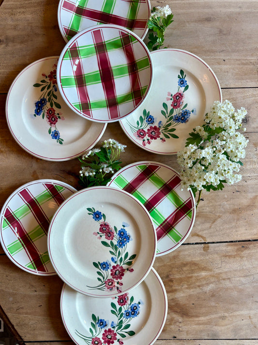 Lot de 8 assiettes à dessert vintage dépareillées, Sousse et Aigueperse de Digoin Sarreguemines