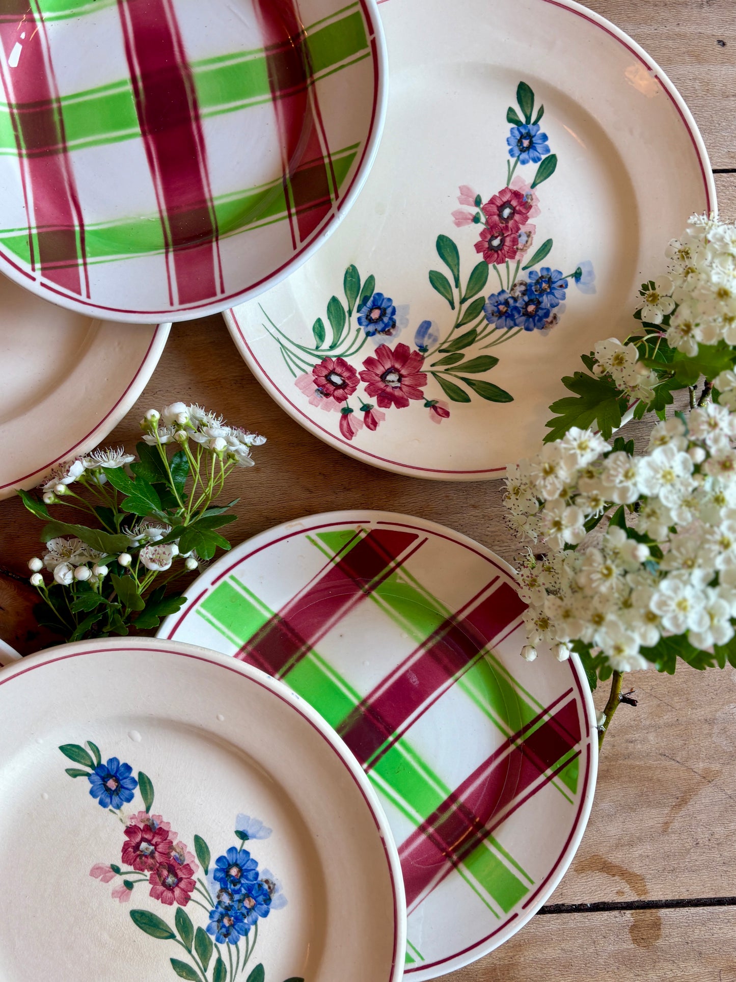 Lot de 8 assiettes à dessert vintage dépareillées, Sousse et Aigueperse de Digoin Sarreguemines