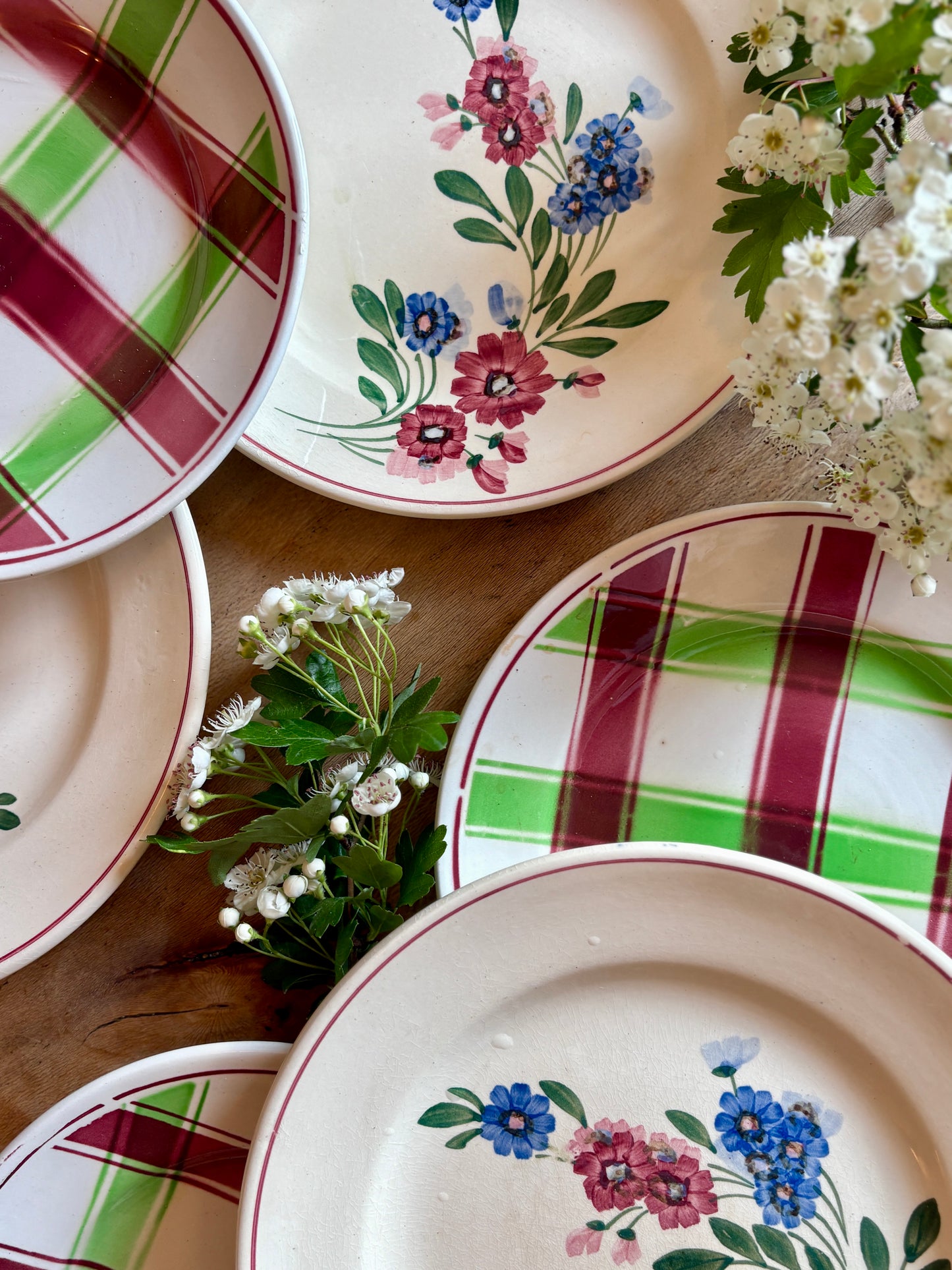 Lot de 8 assiettes à dessert vintage dépareillées, Sousse et Aigueperse de Digoin Sarreguemines