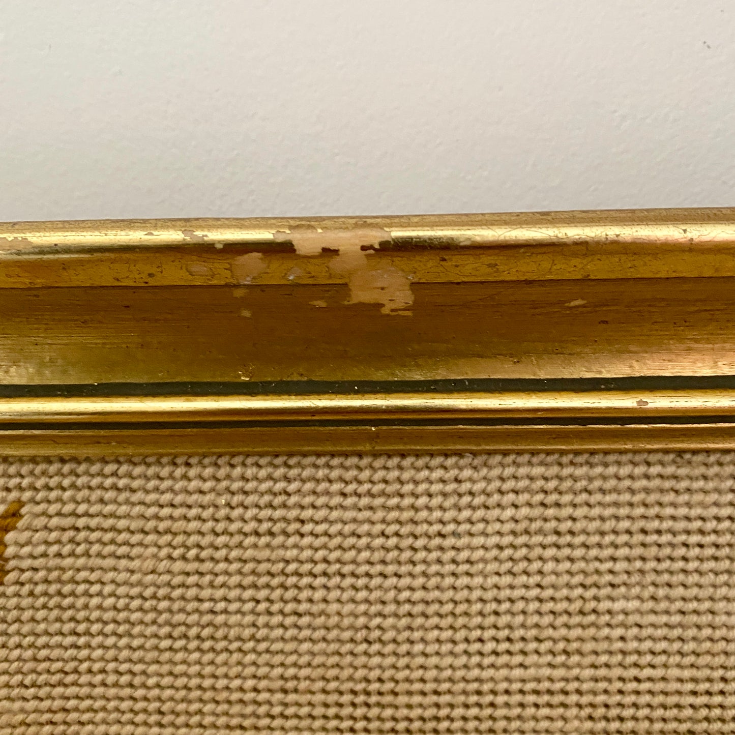 Canevas vintage bouquet de fleurs et cadre en bois doré