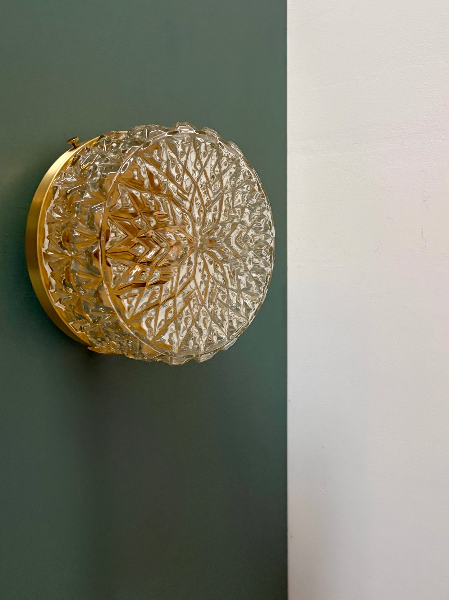 Applique ou plafonnier globe vintage en verre moulé (PT1)