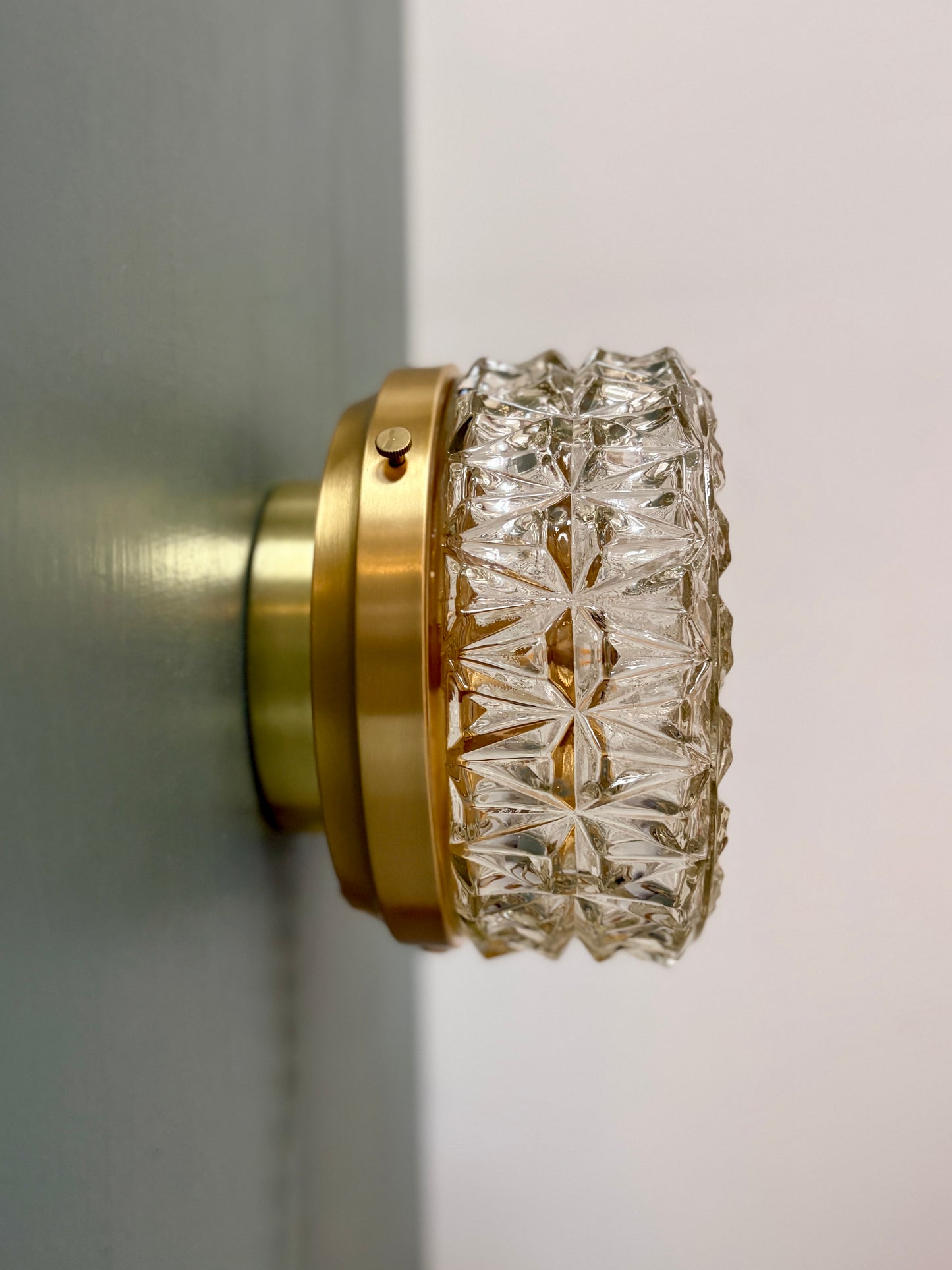 Applique ou plafonnier globe vintage en verre moulé (PT1)