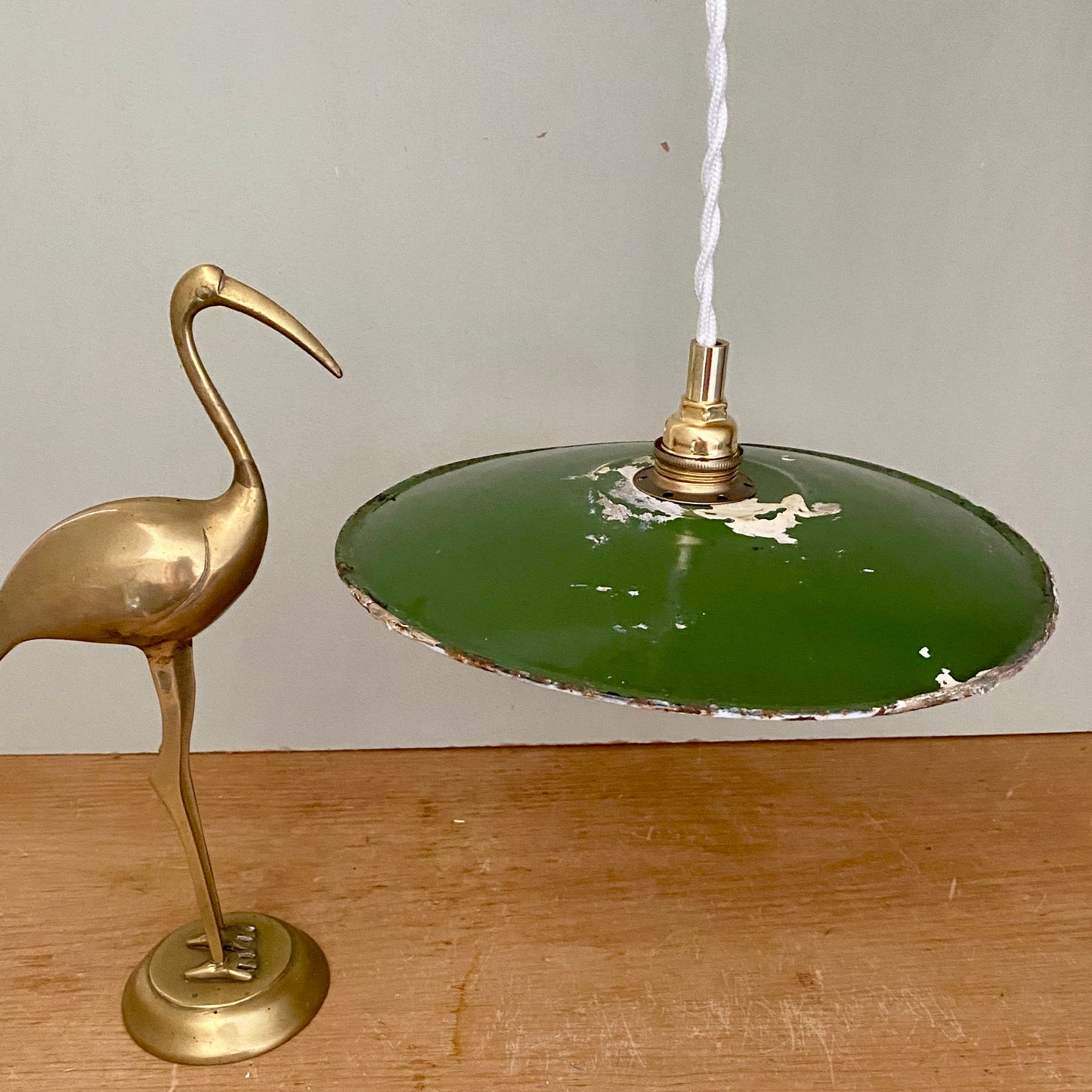 Suspension abat-jour vintage en tôle émaillée verte