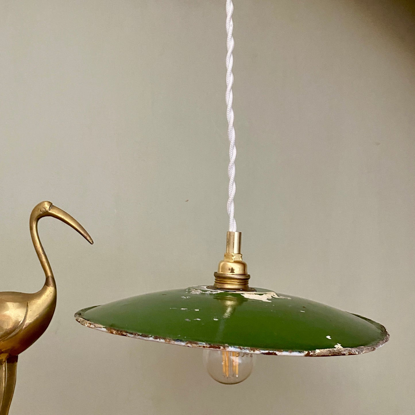 Suspension abat-jour vintage en tôle émaillée verte