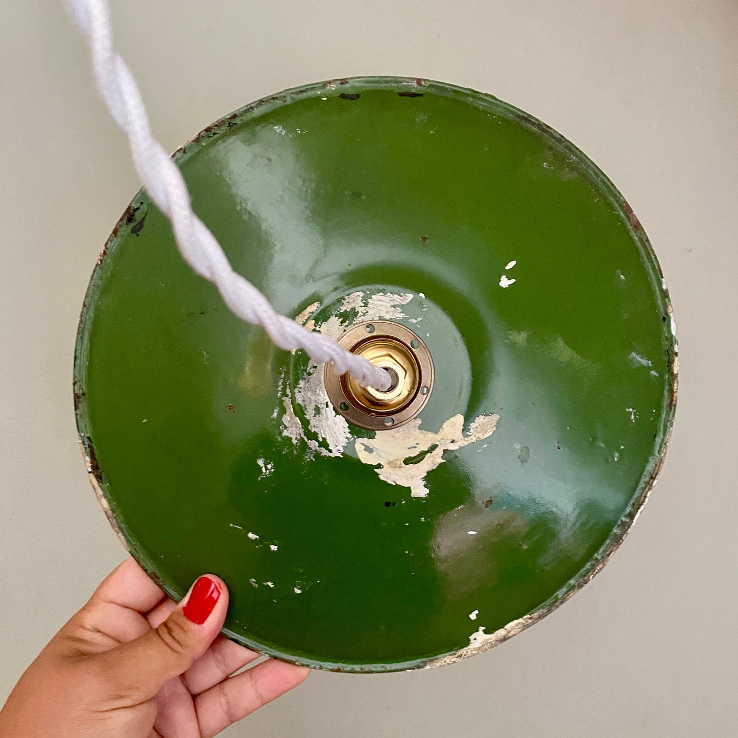 Suspension abat-jour vintage en tôle émaillée verte