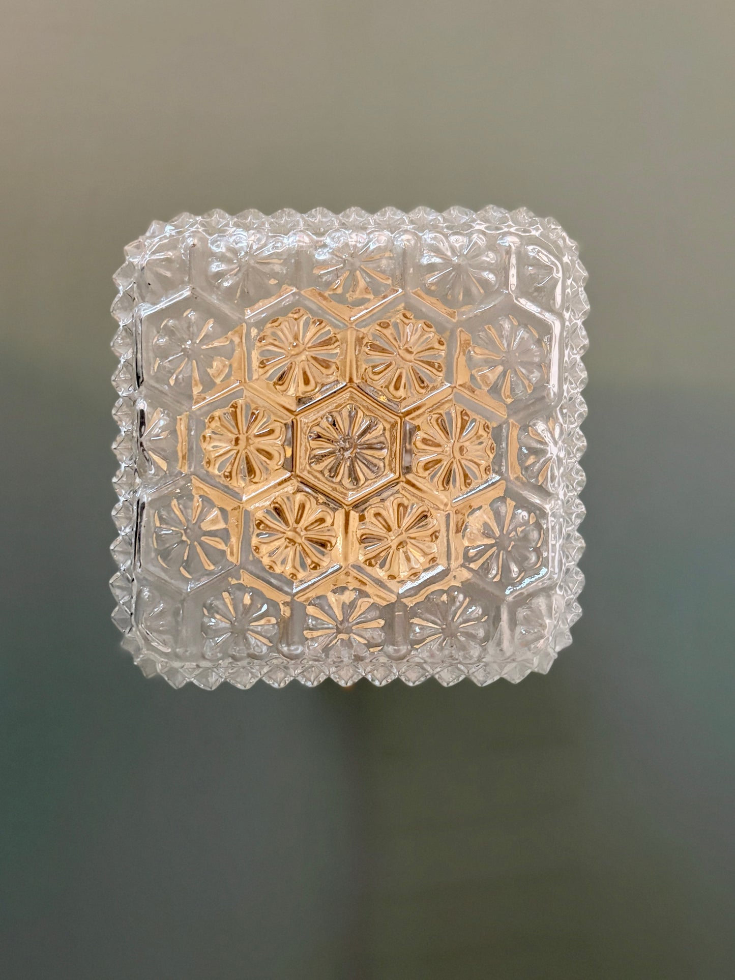 Applique ou plafonnier globe vintage carré en verre moulé