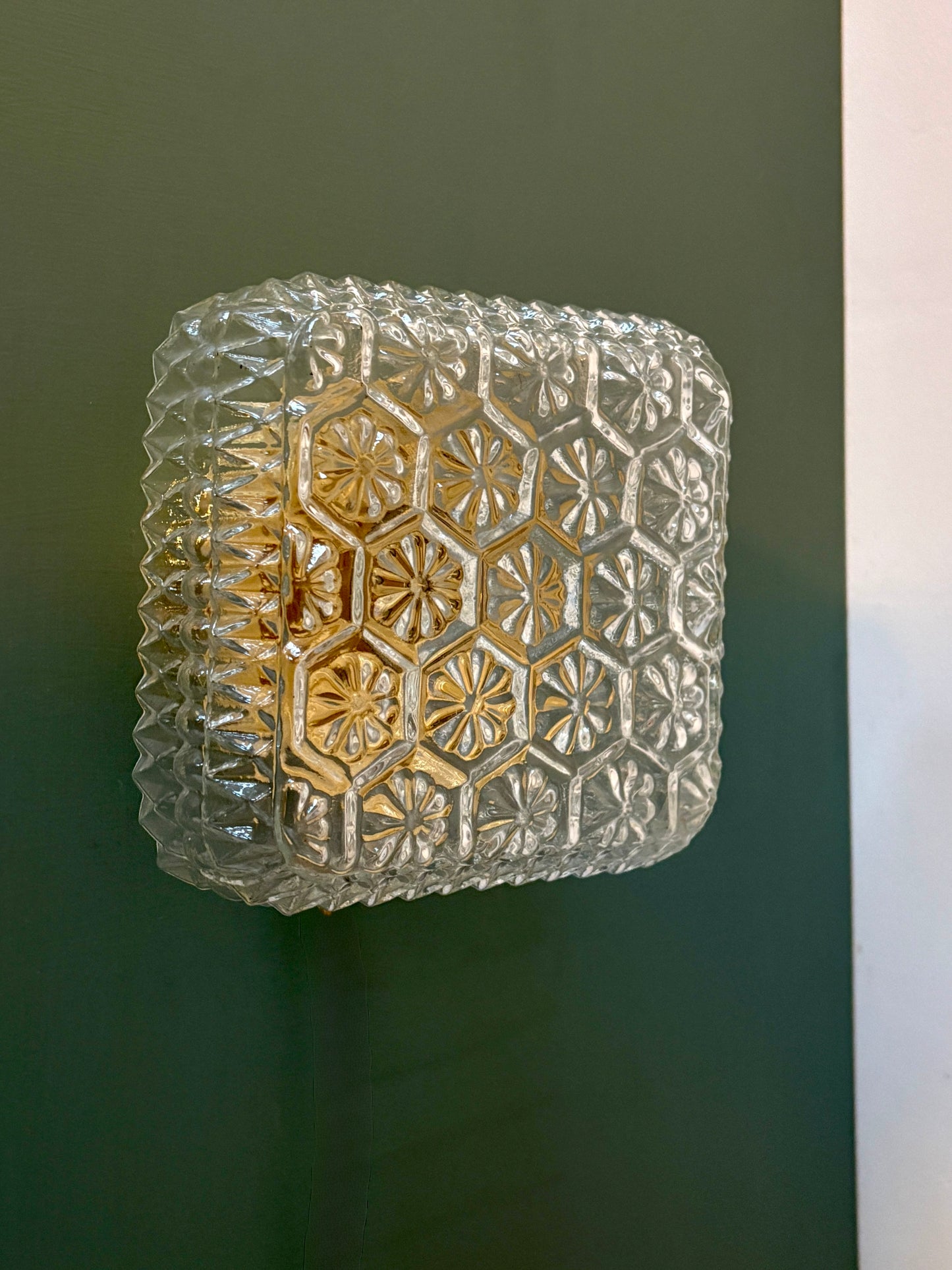 Applique ou plafonnier globe vintage carré en verre moulé