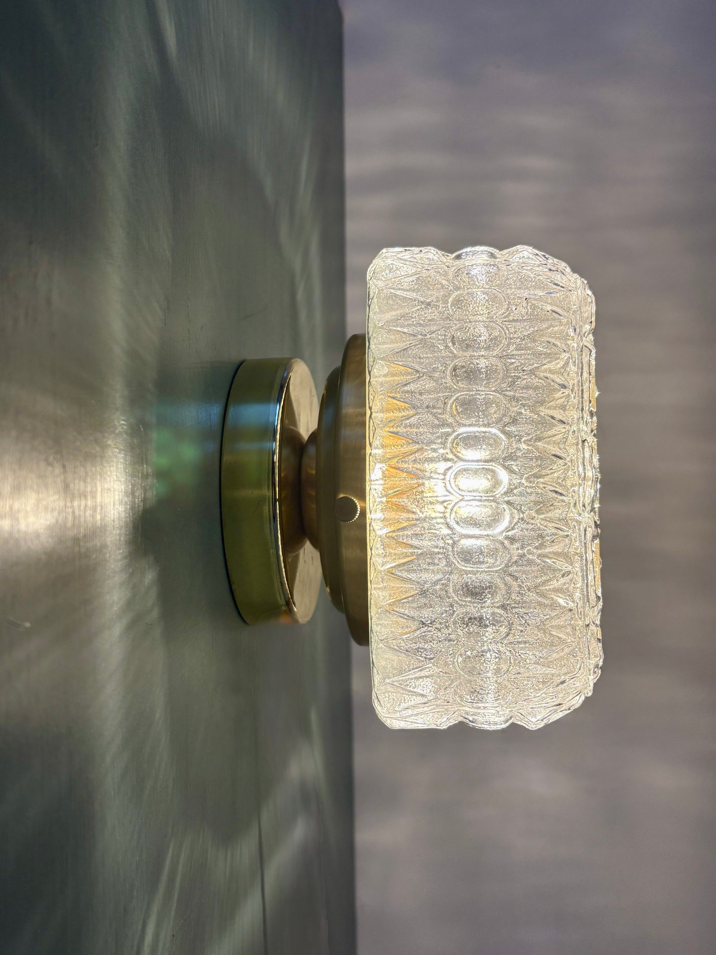 Applique ou plafonnier globe vintage carré en verre moulé