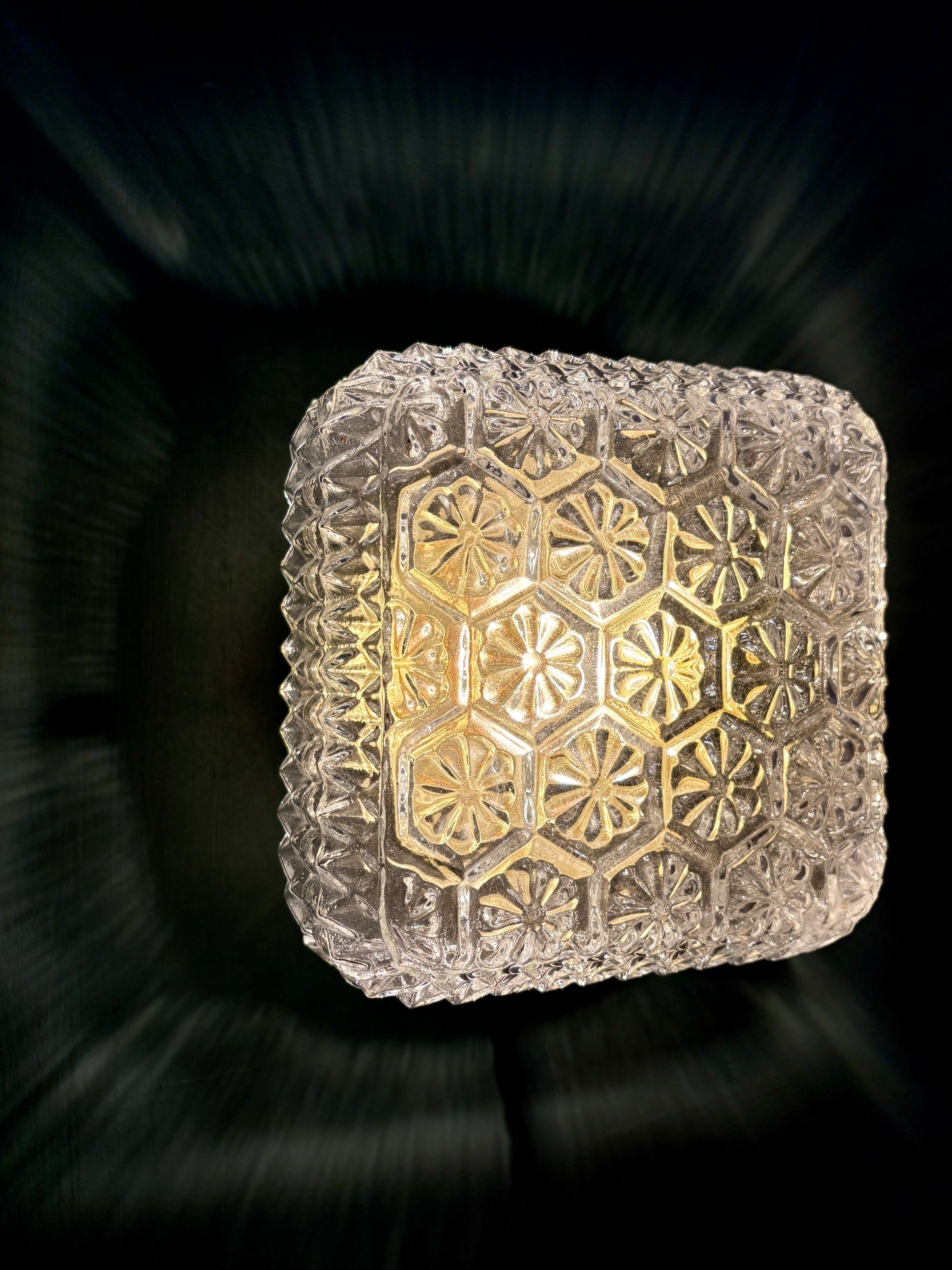 Applique ou plafonnier globe vintage carré en verre moulé