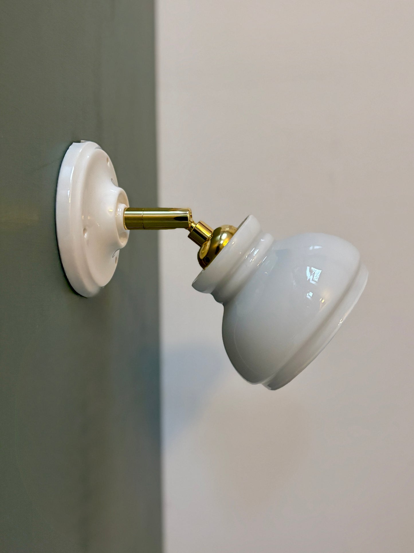 Applique abat-jour vintage en opaline blanche (ACB1)