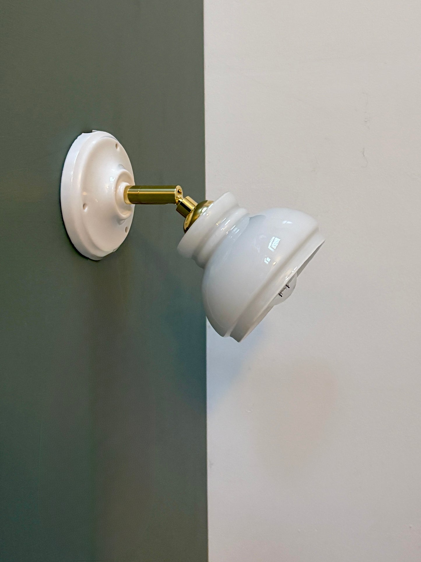 Applique abat-jour vintage en opaline blanche (ACB1)