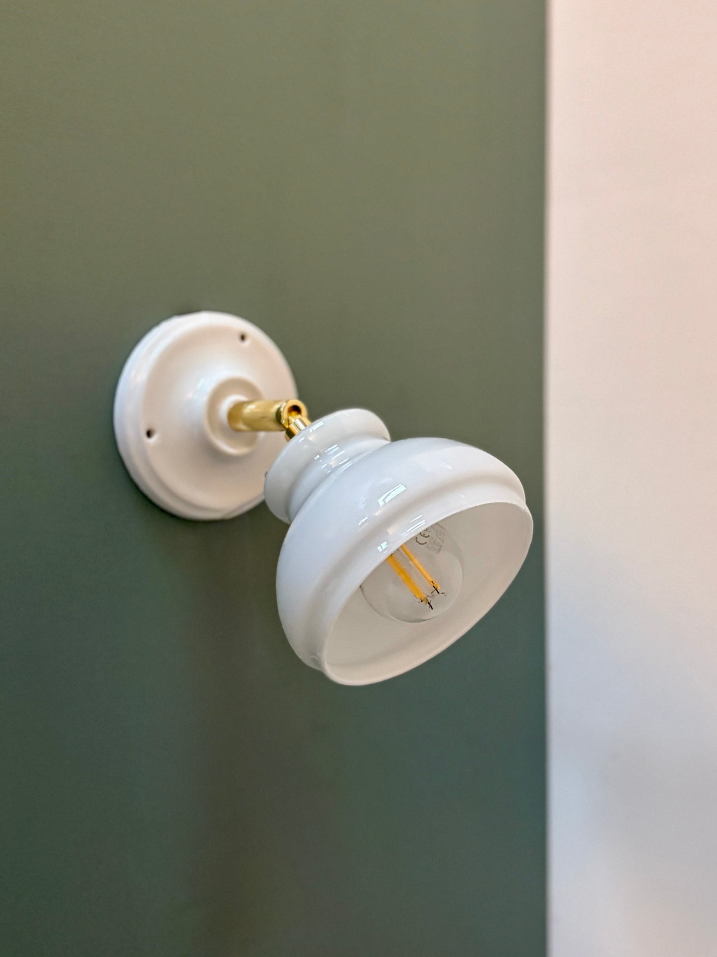 Applique abat-jour vintage en opaline blanche (ACB1)