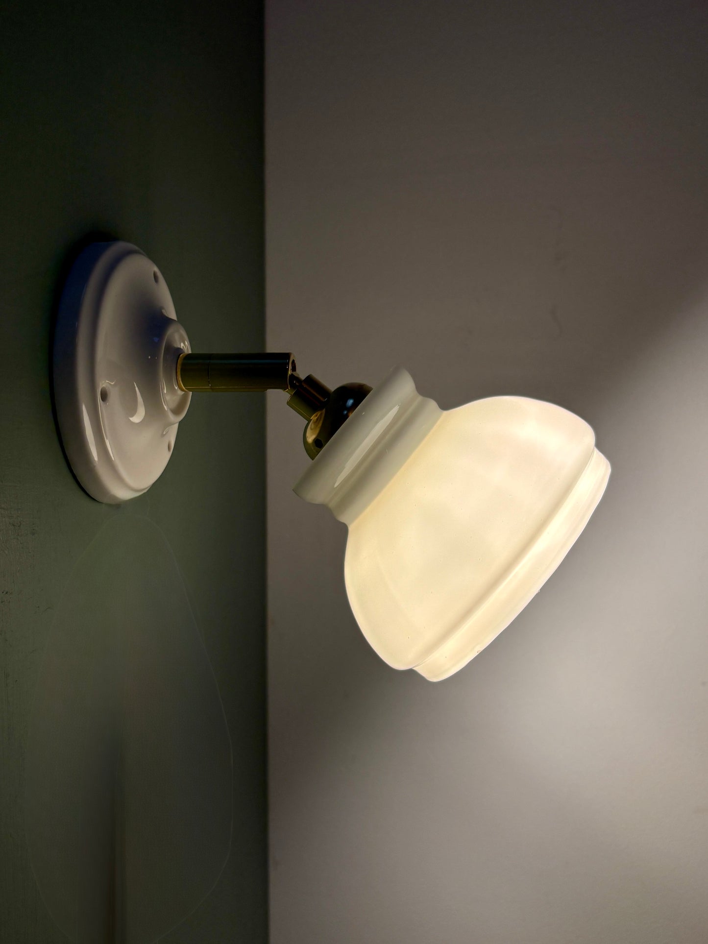 Applique abat-jour vintage en opaline blanche (ACB1)