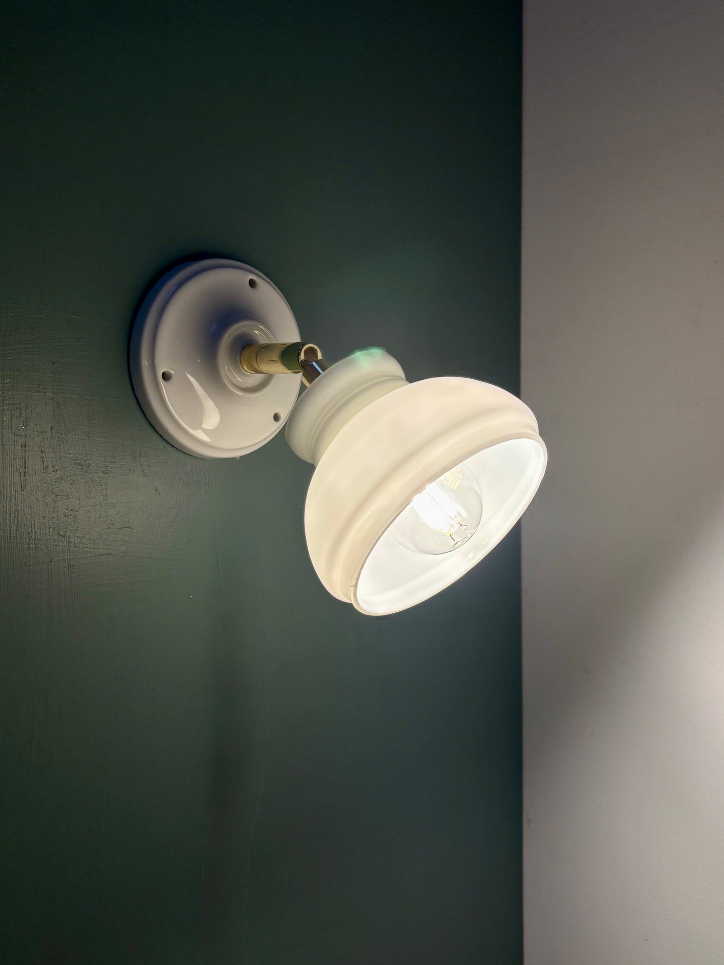 Applique abat-jour vintage en opaline blanche (ACB1)