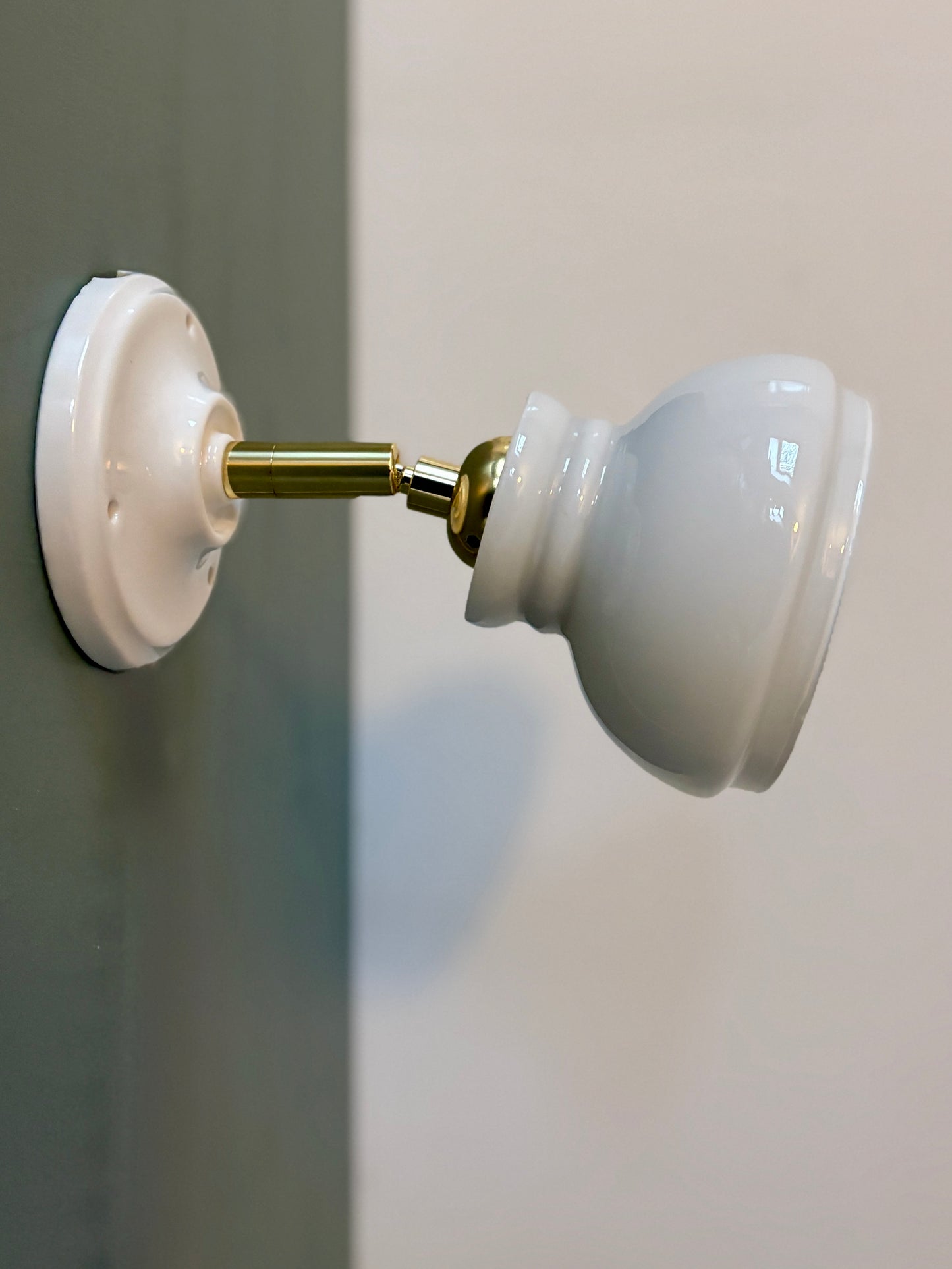 Applique abat-jour vintage en opaline blanche (ACB1)