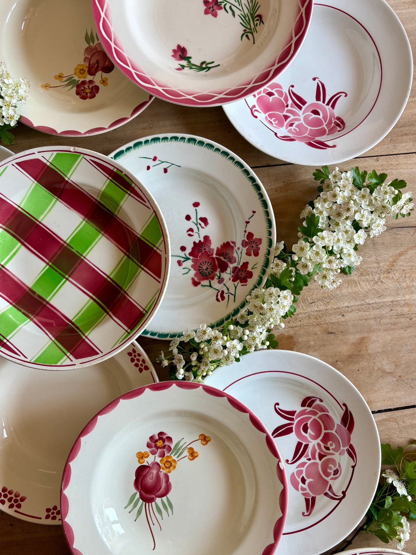 Lot de 12 assiettes creuses anciennes dépareillées