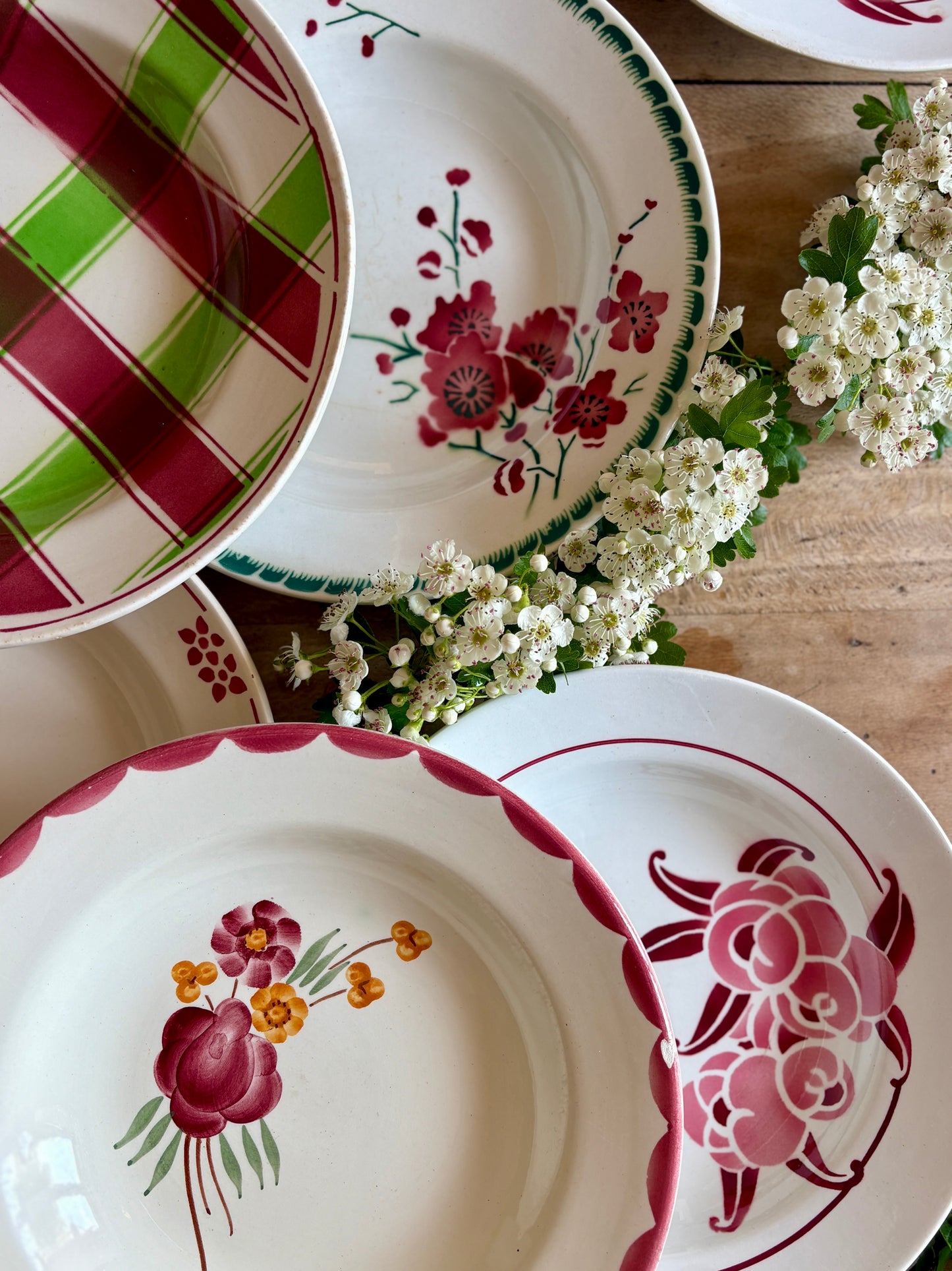 Lot de 12 assiettes creuses anciennes dépareillées