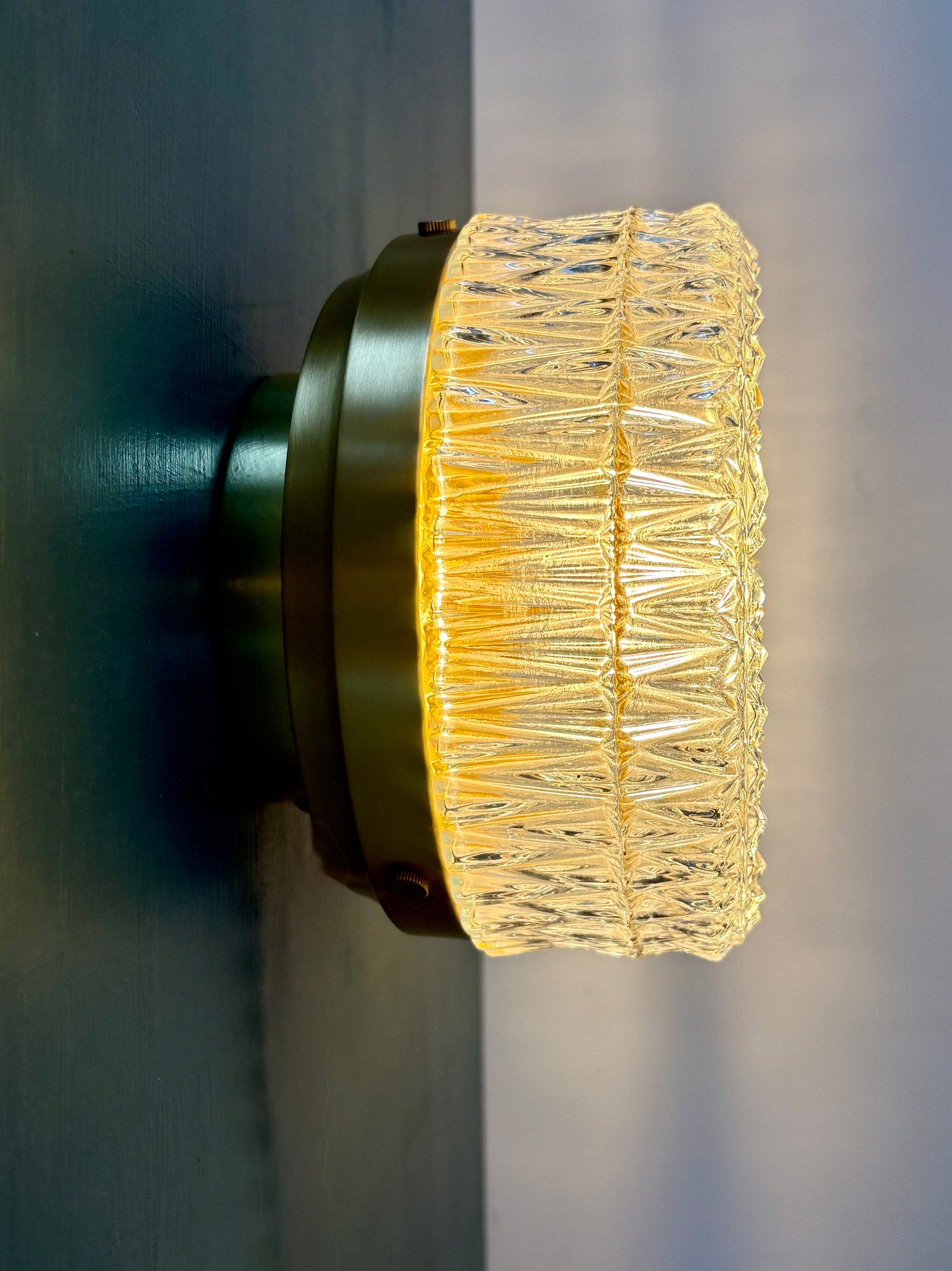 Applique ou plafonnier globe vintage en verre moulé (PT2)