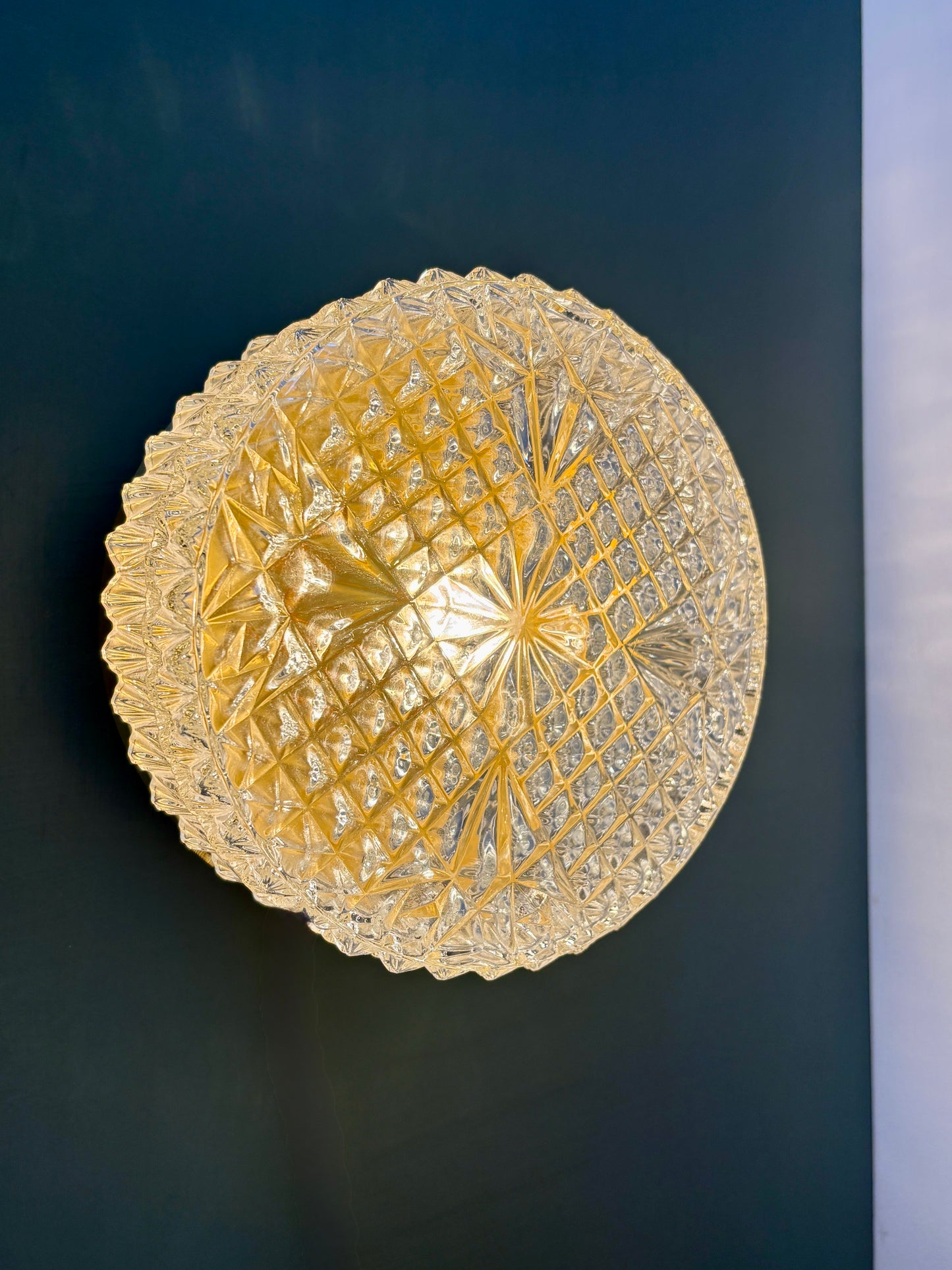 Applique ou plafonnier globe vintage en verre moulé (PT2)