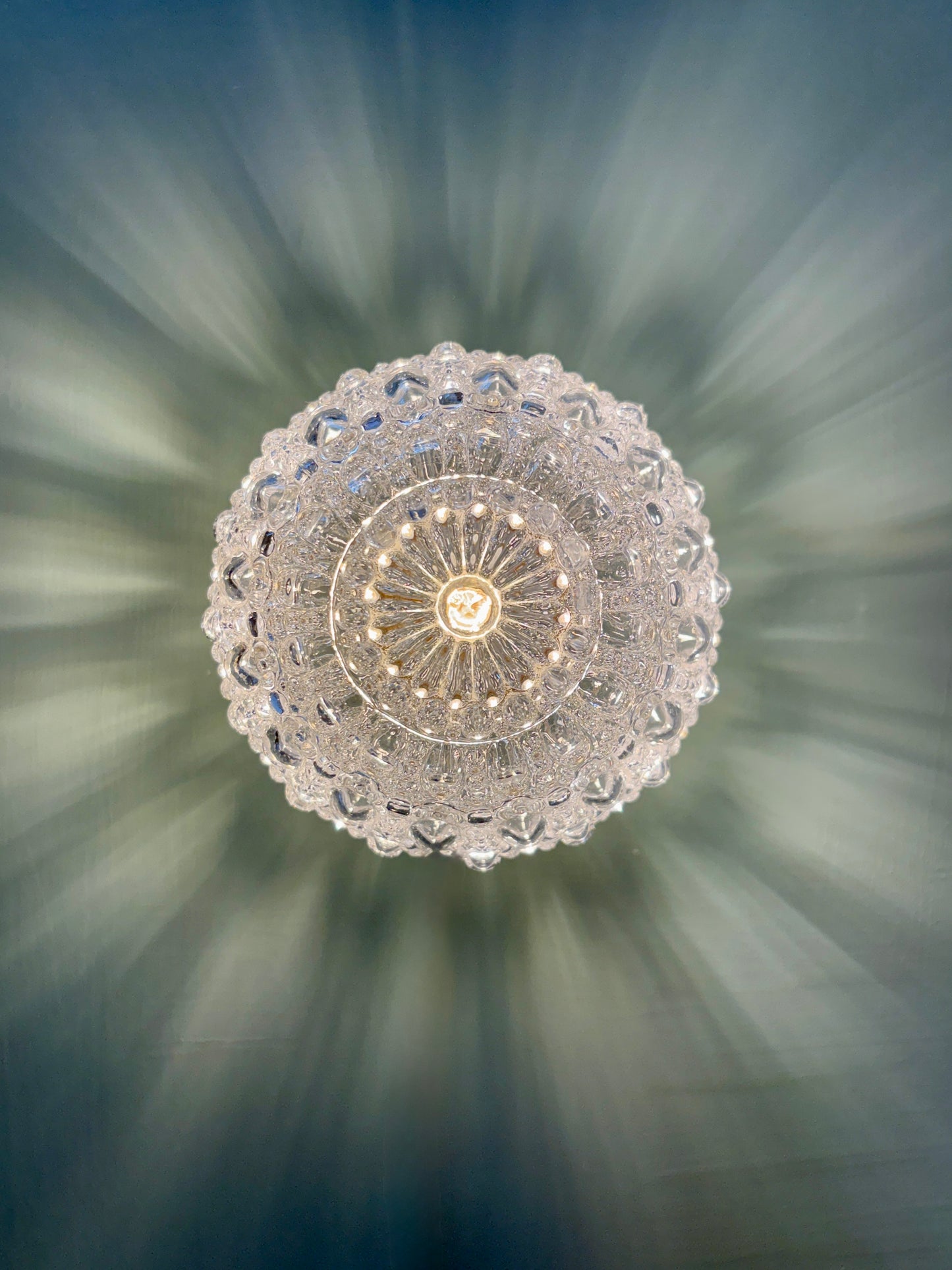 Applique ou plafonnier globe vintage en verre moulé