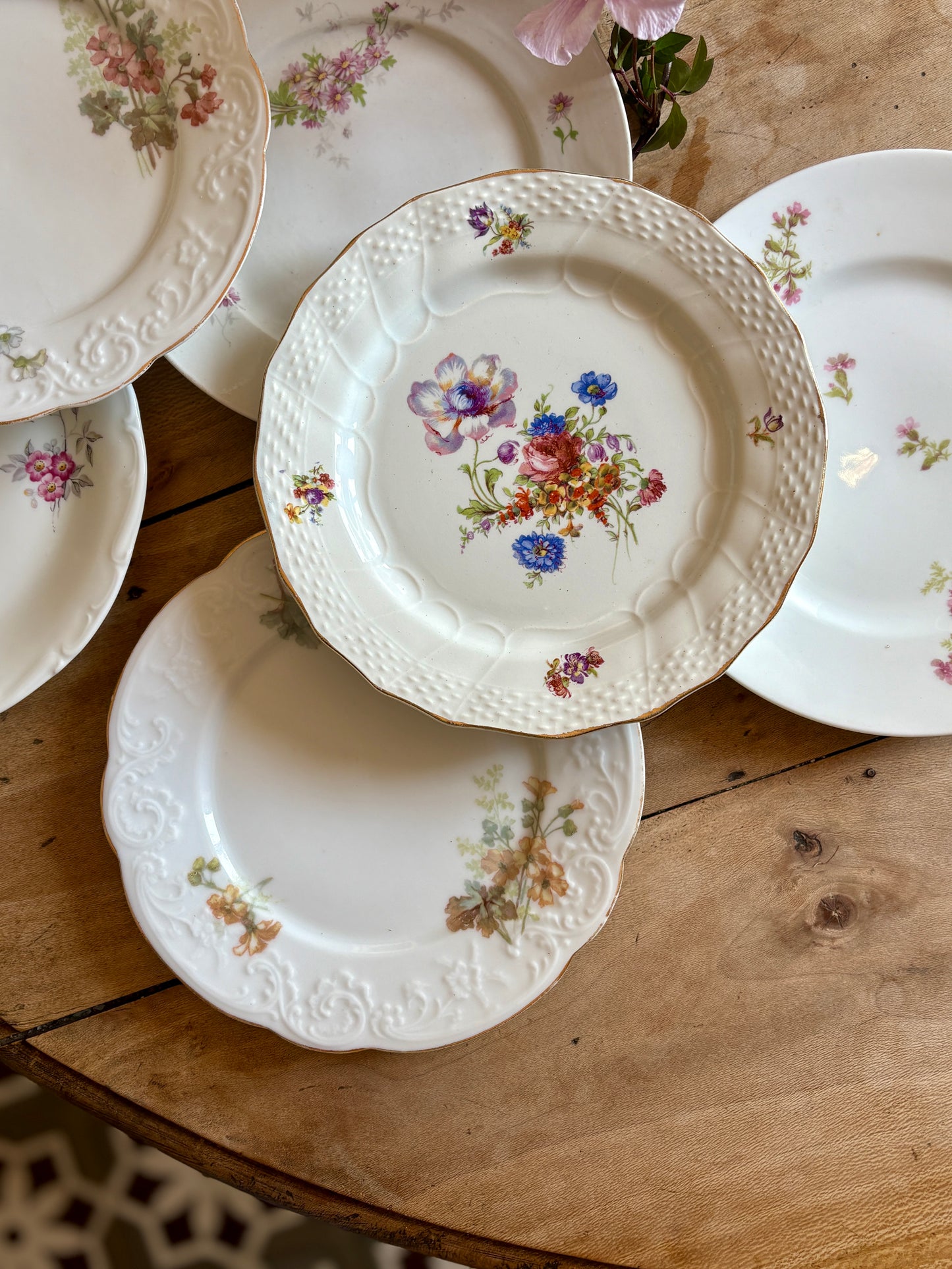 Lot de 12 assiettes à dessert vintage dépareillées