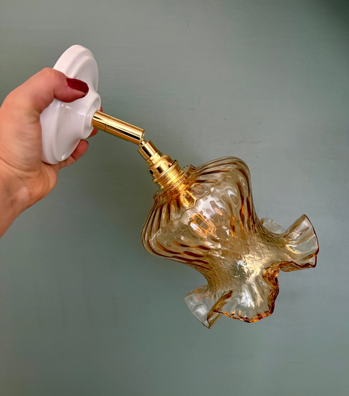 Applique tulipe vintage en verre ambré (AA1)