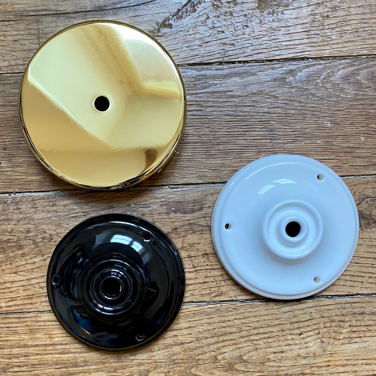 Suspension globe vintageXXL en opaline blanche liserés argents