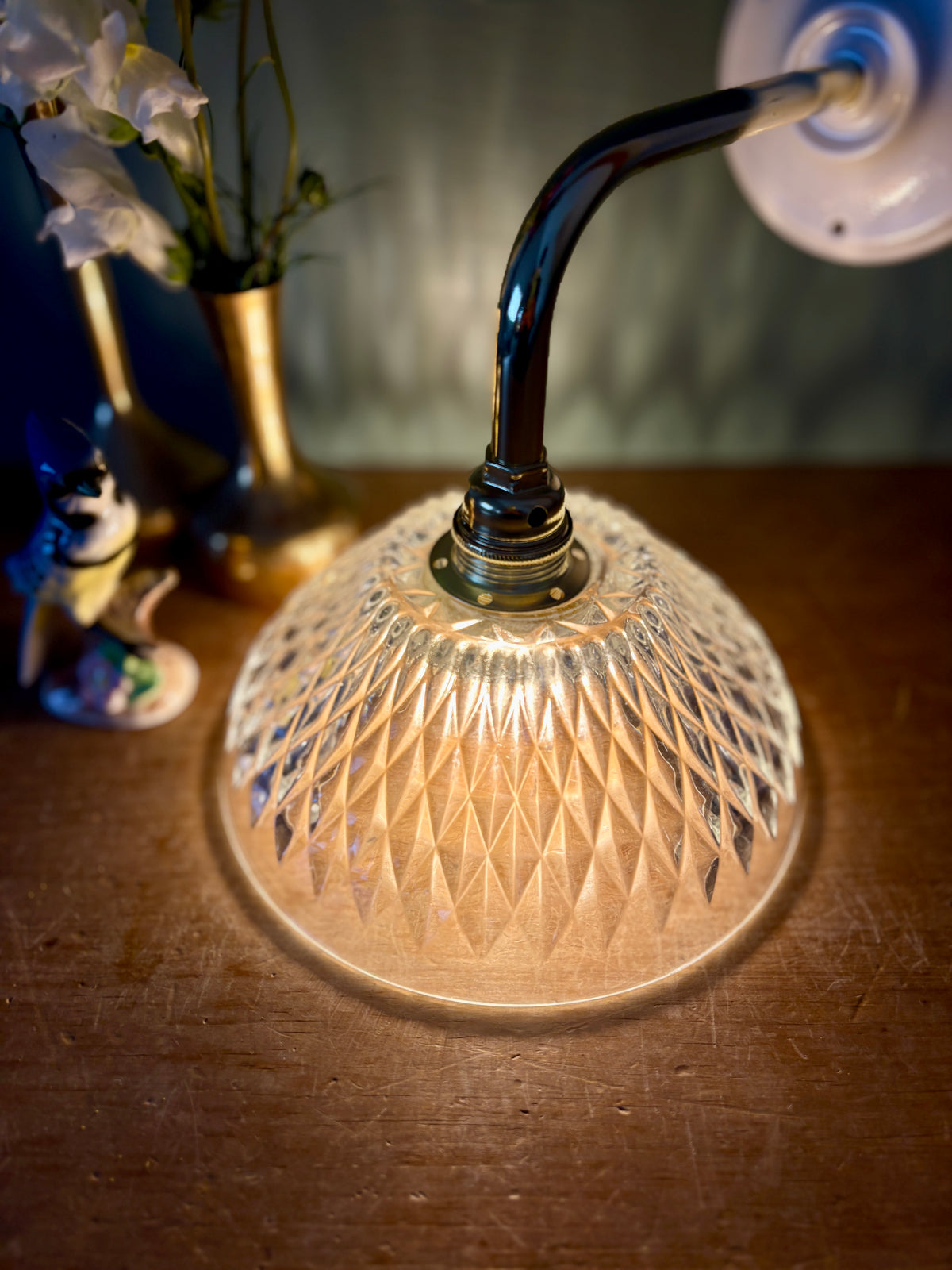 Applique coudée abat jour vintage en verre - collection vaisselle - (ACCV1)