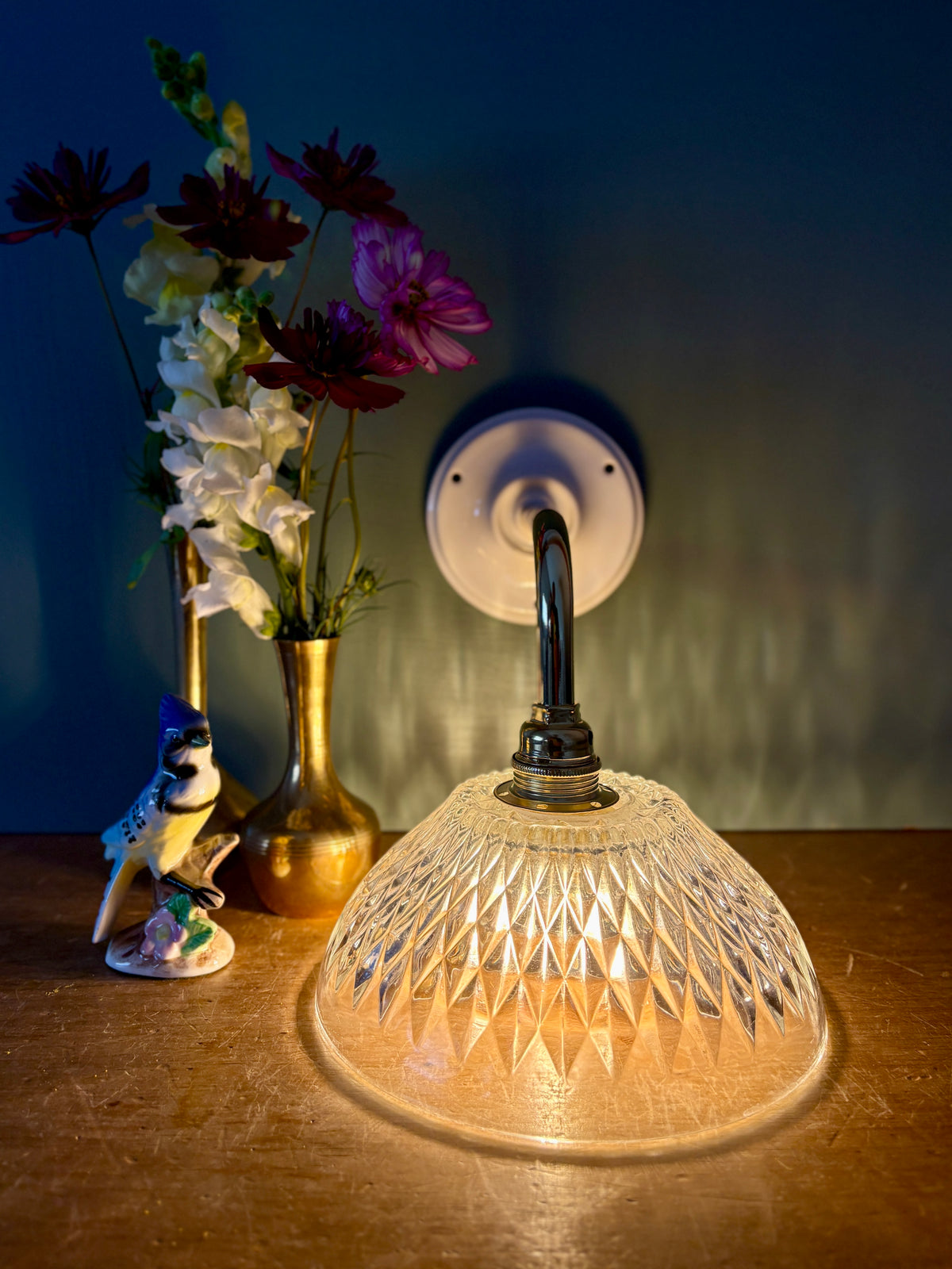 Applique coudée abat jour vintage en verre - collection vaisselle - (ACCV1)