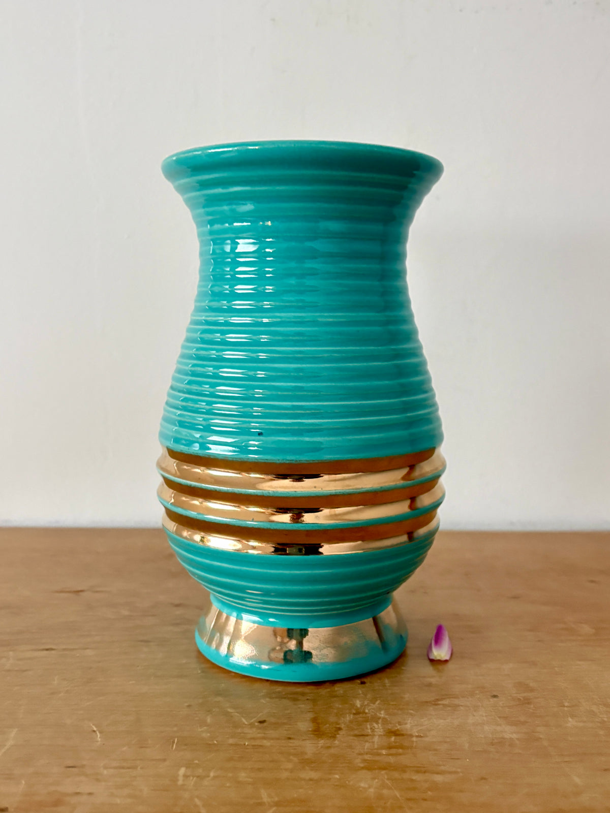 Vase vintage art déco en céramique bleue et dorée