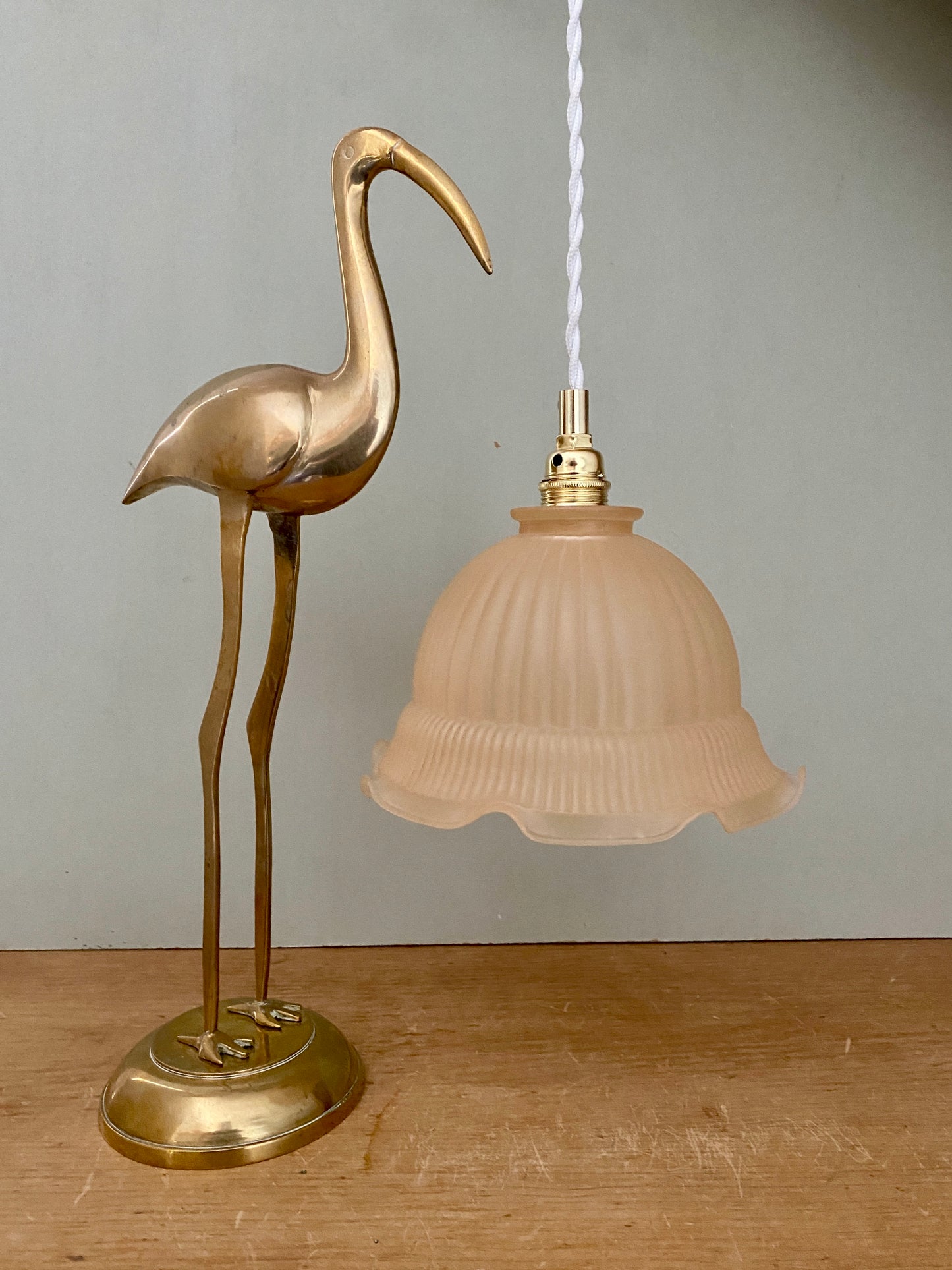 Suspension abat-jour vintage en verre dépoli rose