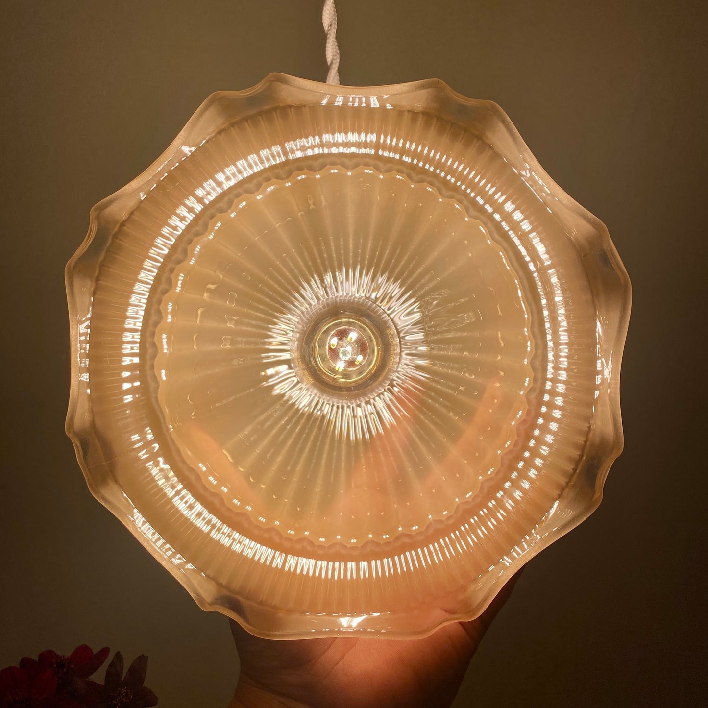 Suspension abat-jour vintage en verre dépoli rose