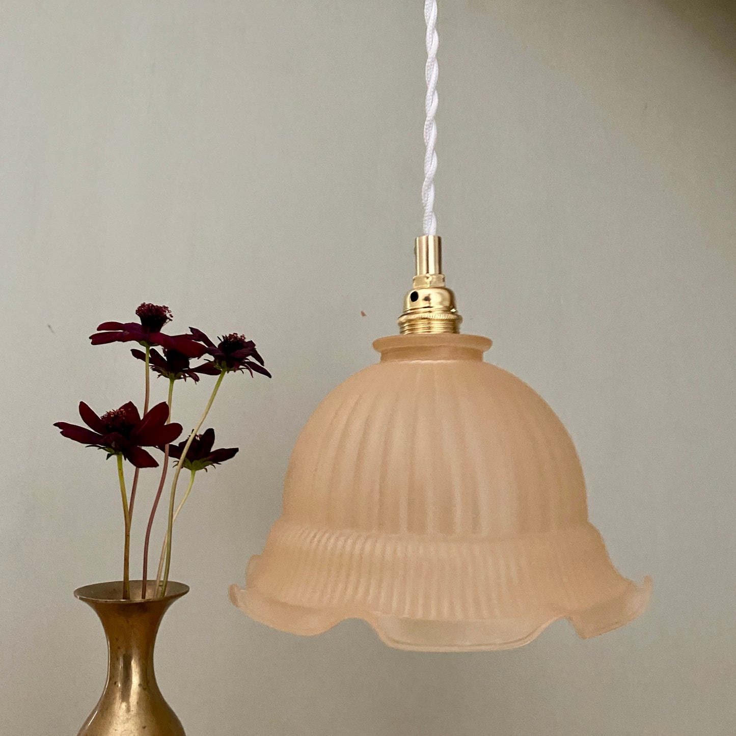 Suspension abat-jour vintage en verre dépoli rose