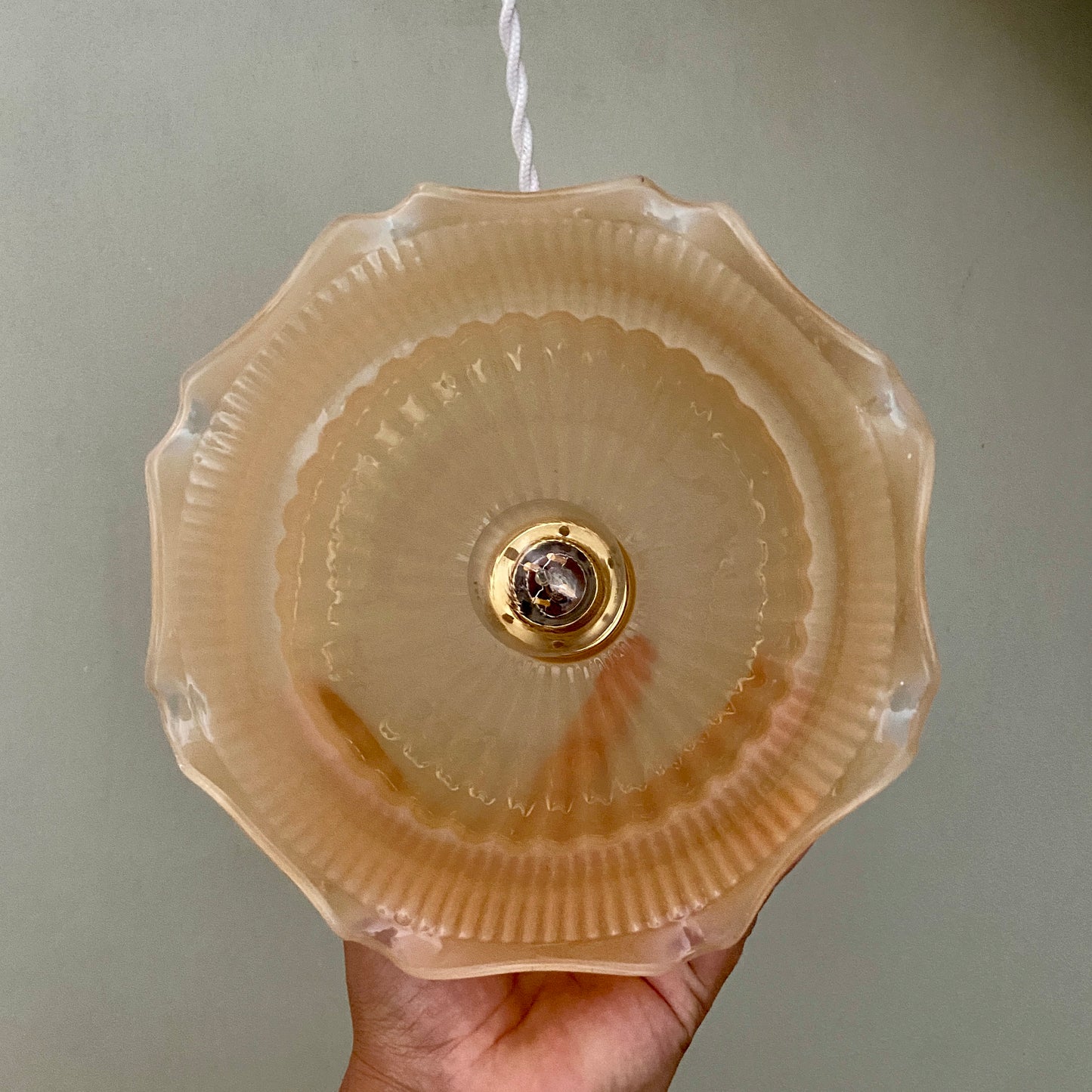 Suspension abat-jour vintage en verre dépoli rose