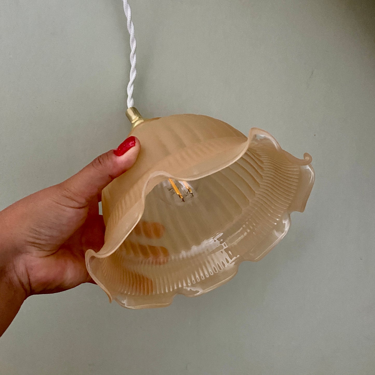 Suspension abat-jour vintage en verre dépoli rose