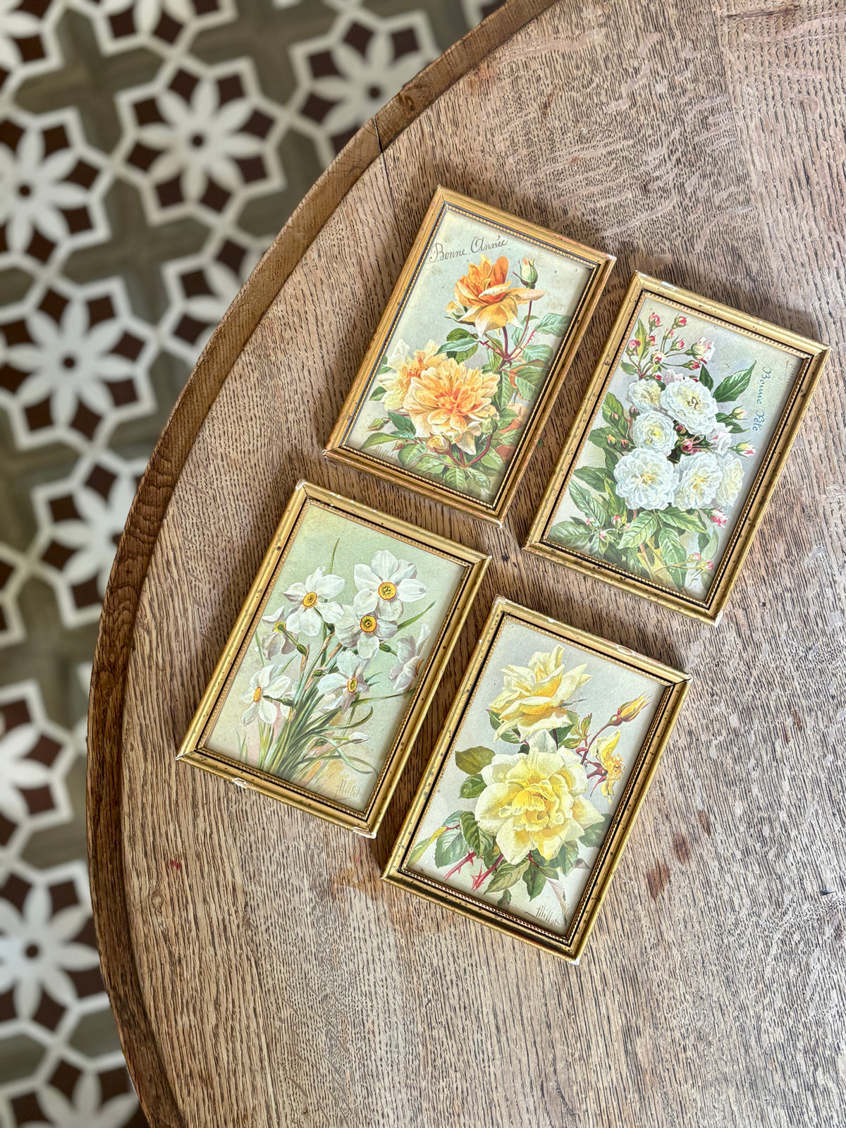 Lot de 4 cadres fleurs vintage