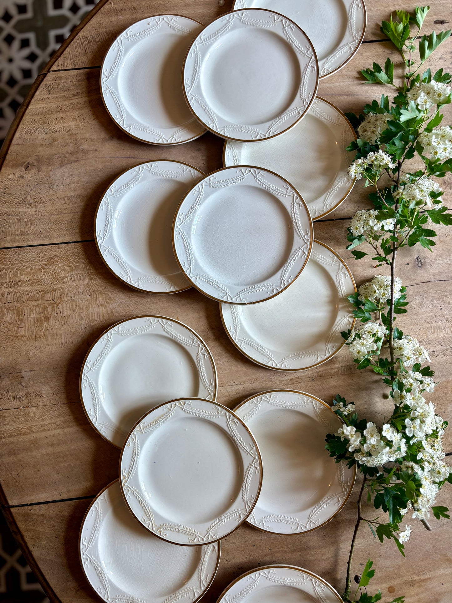Lot de 12 assiettes à dessert anciennes modèle Rivoli de Badonvillier