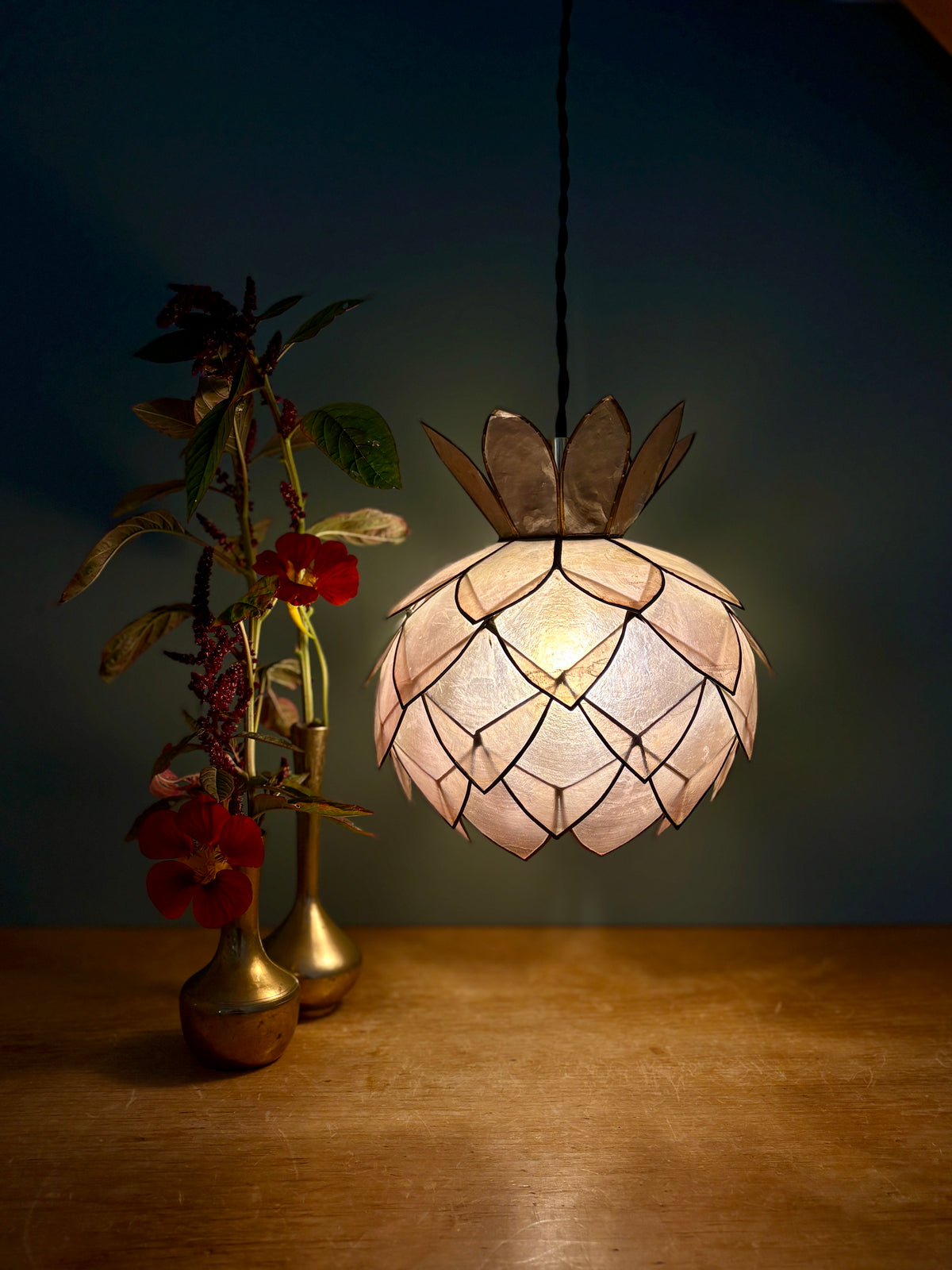 Suspension abat-jour vintage en nacre rose