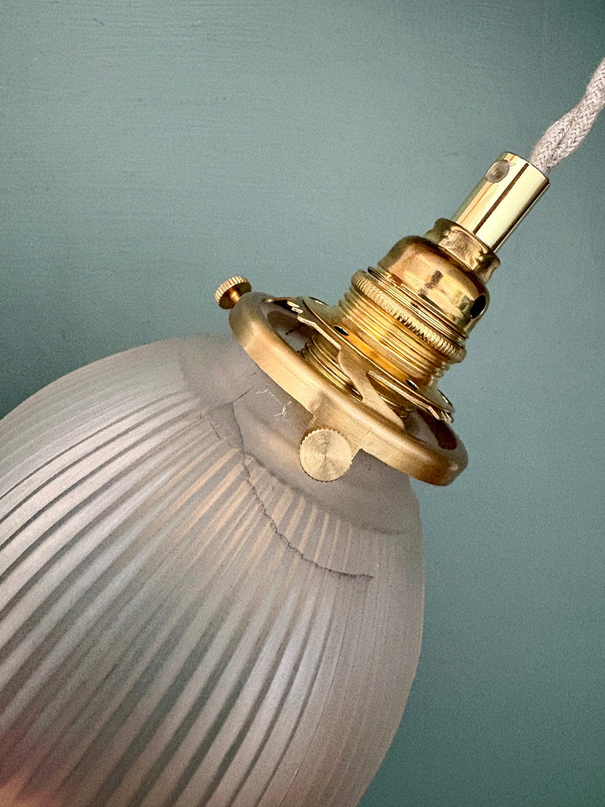 Suspension tulipe vintage en verre dépoli (TFB1)