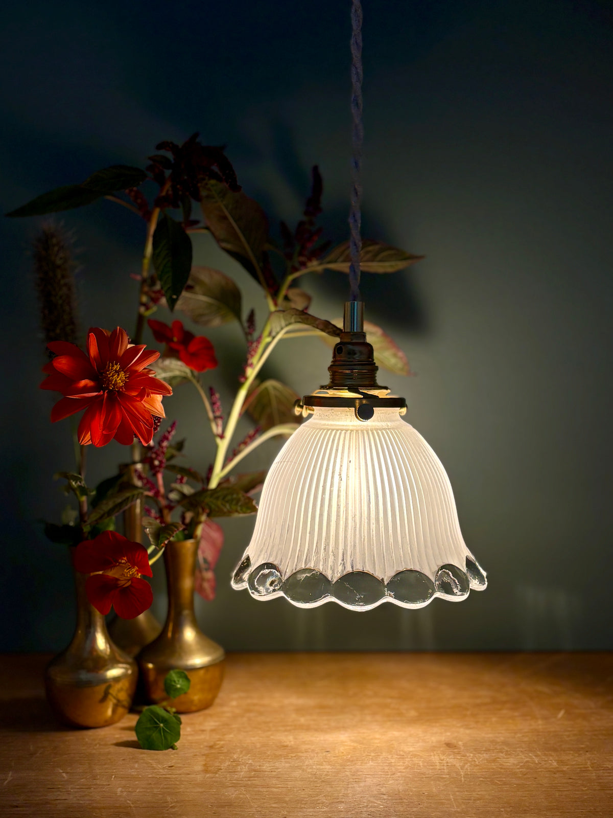 Suspension tulipe vintage en verre dépoli (TFB1)