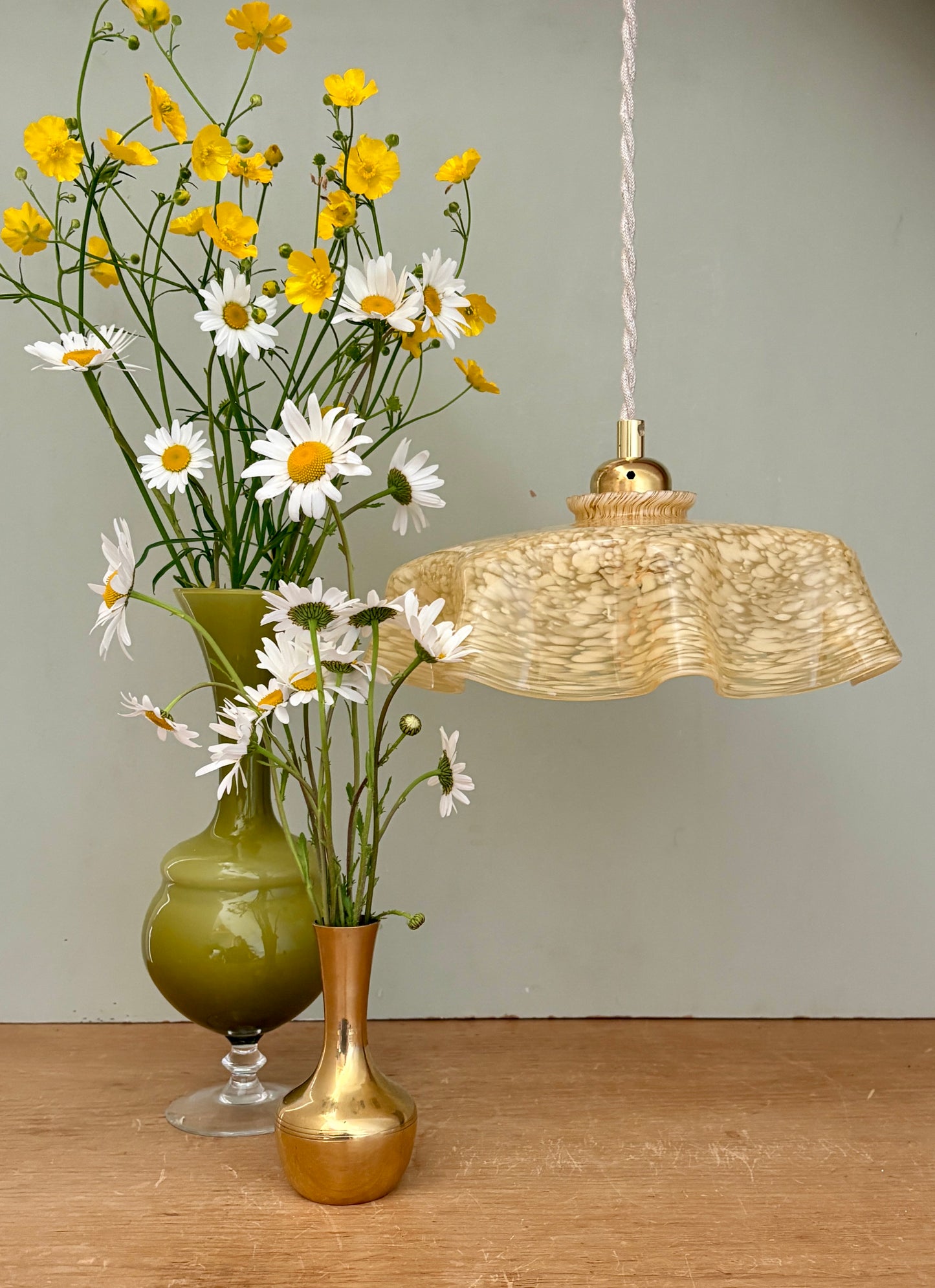 Suspension abat-jour vintage en verre de Clichy jaune