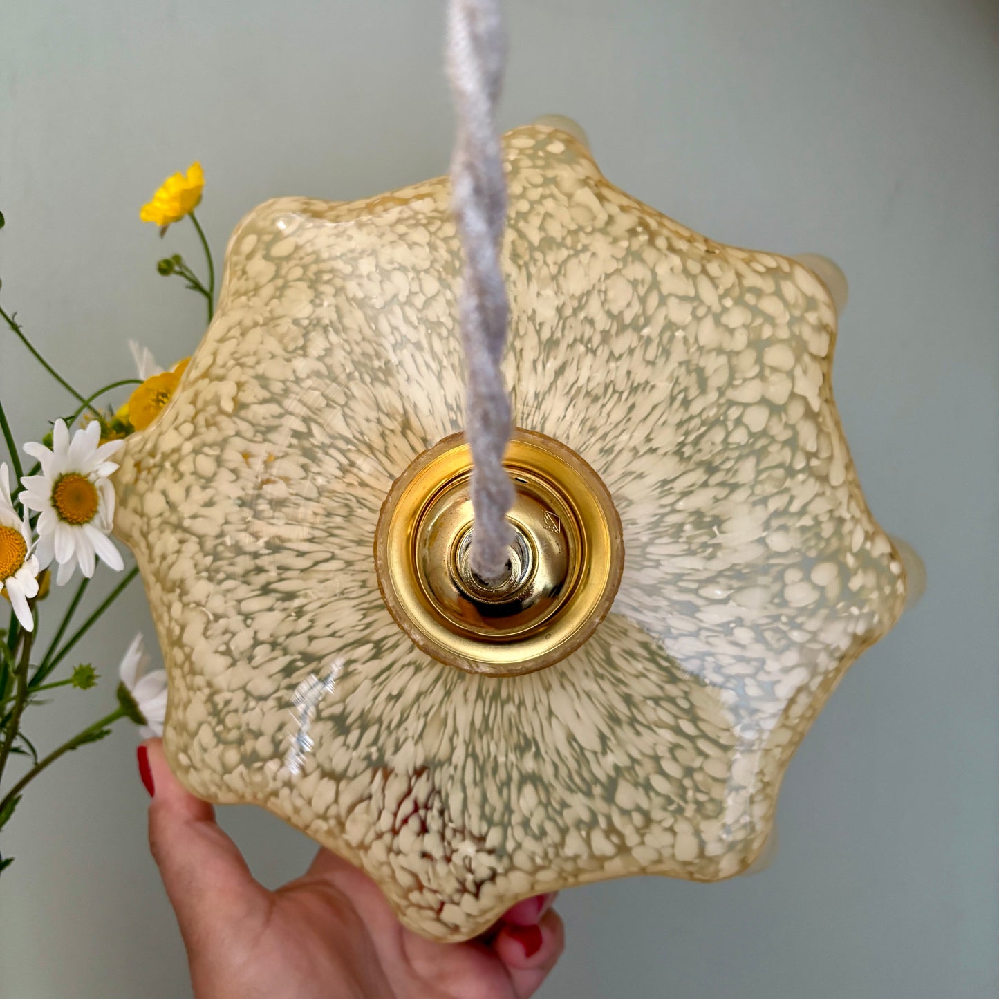 Suspension abat-jour vintage en verre de Clichy jaune