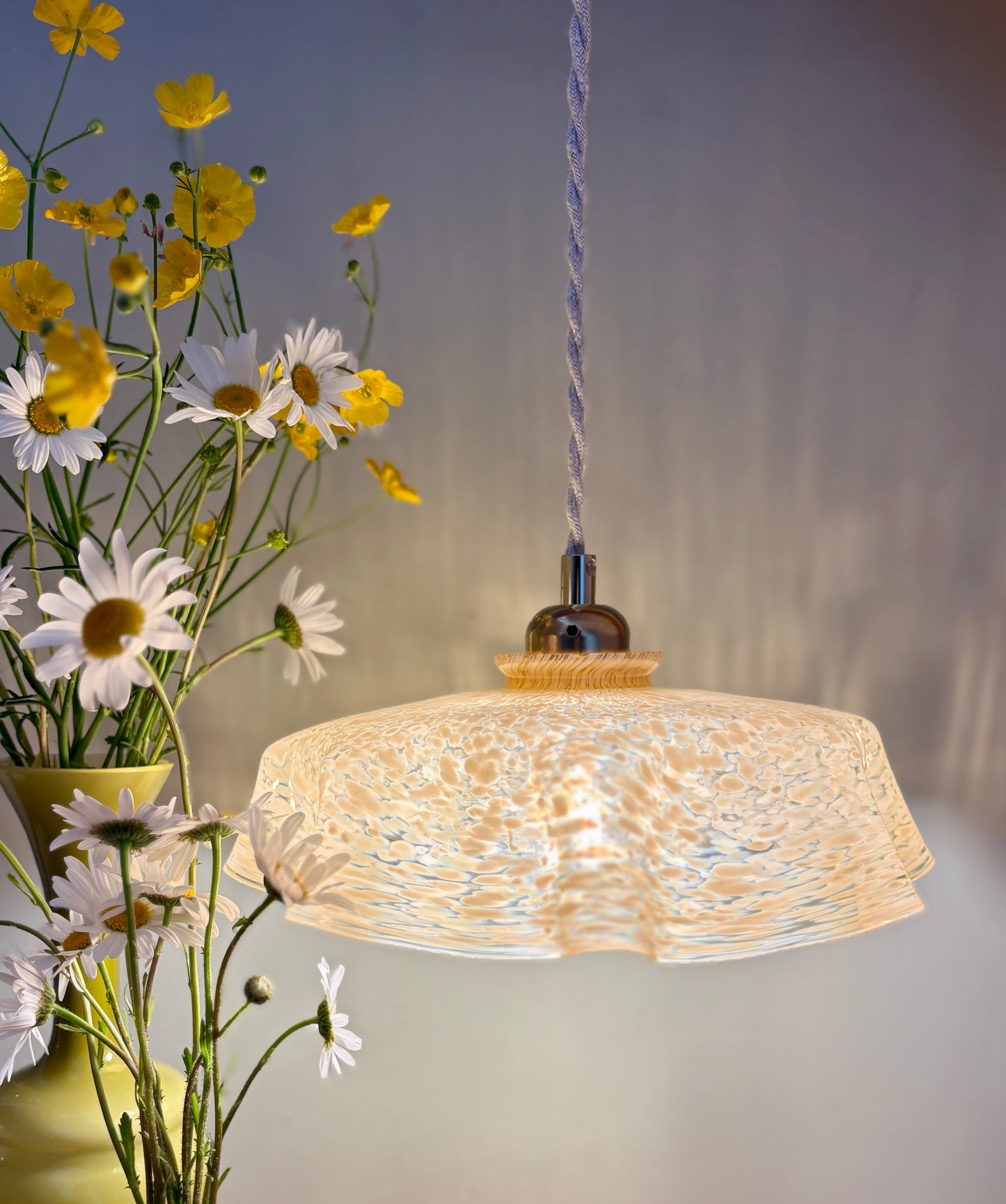 Suspension abat-jour vintage en verre de Clichy jaune