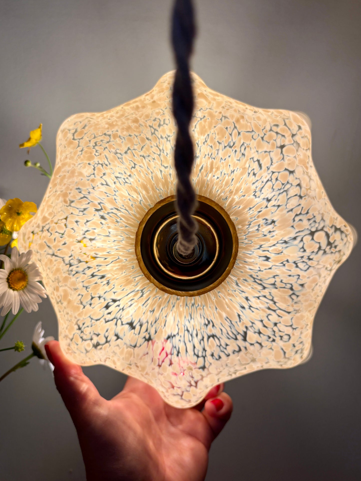 Suspension abat-jour vintage en verre de Clichy jaune