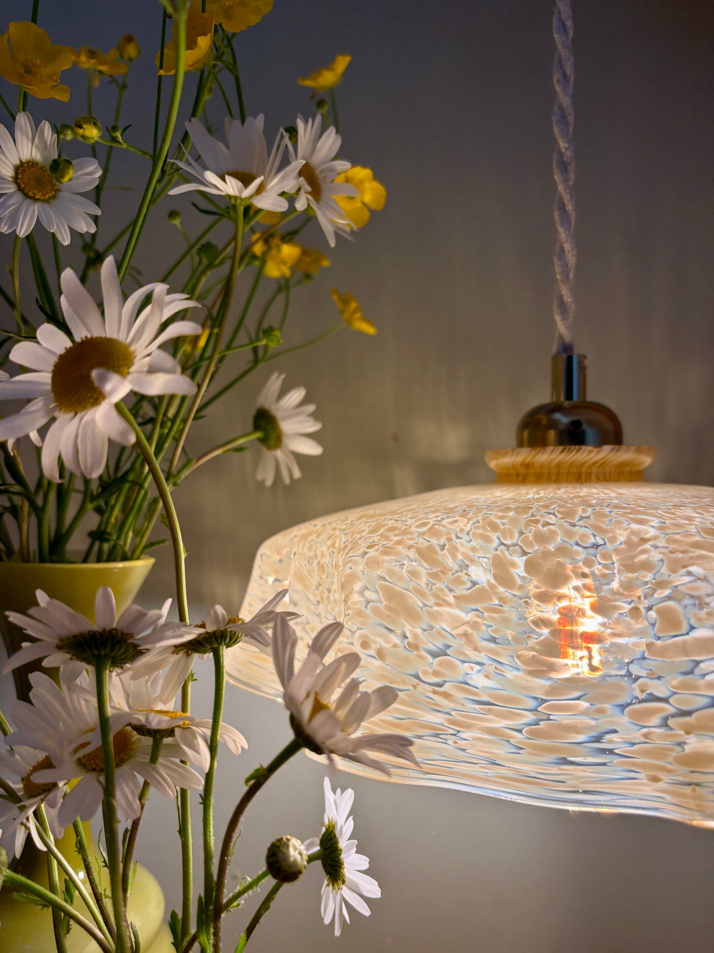 Suspension abat-jour vintage en verre de Clichy jaune